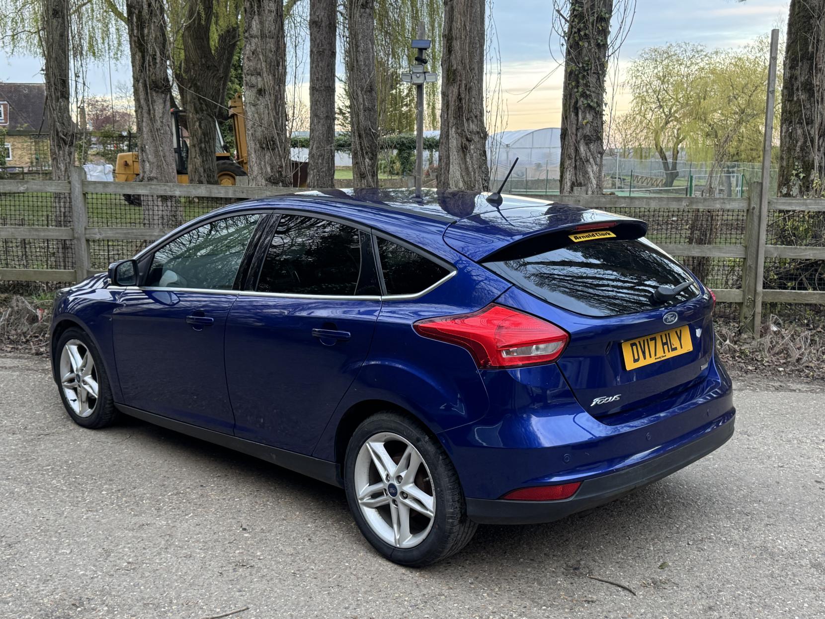 Ford Focus 1.0T EcoBoost Zetec Edition Hatchback 5dr Petrol Manual Euro 6 (s/s) (100 ps)