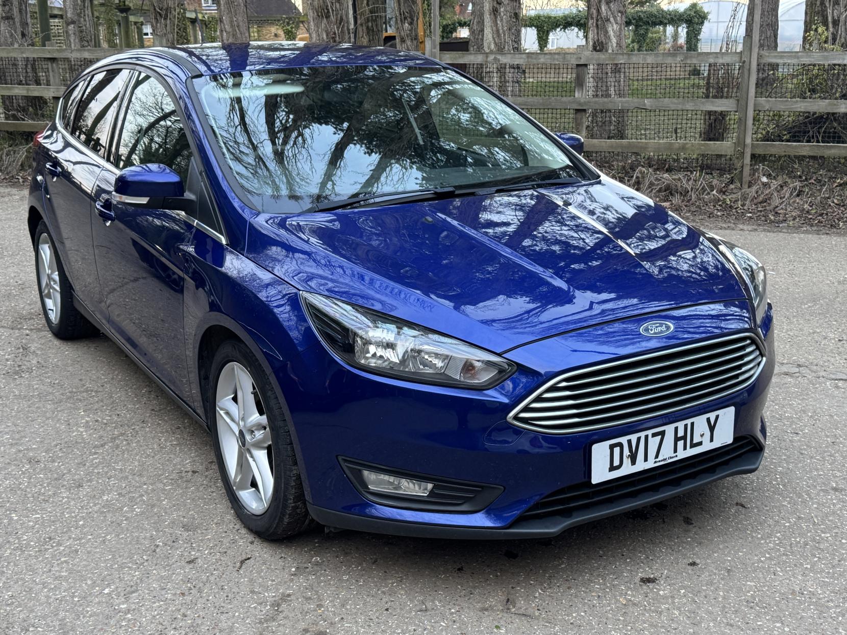 Ford Focus 1.0T EcoBoost Zetec Edition Hatchback 5dr Petrol Manual Euro 6 (s/s) (100 ps)