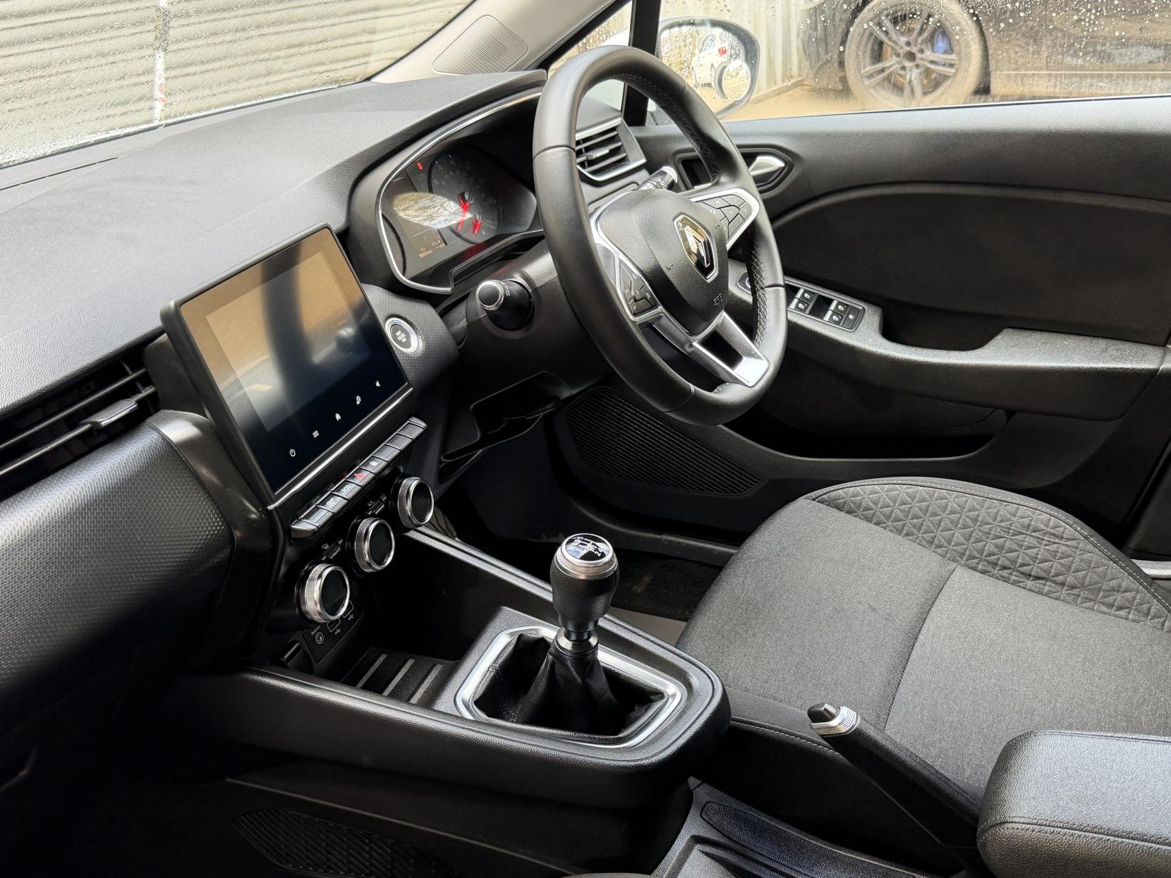 Renault Clio 1.0 TCe Iconic Hatchback 5dr Petrol Manual Euro 6 (s/s) (90 ps)