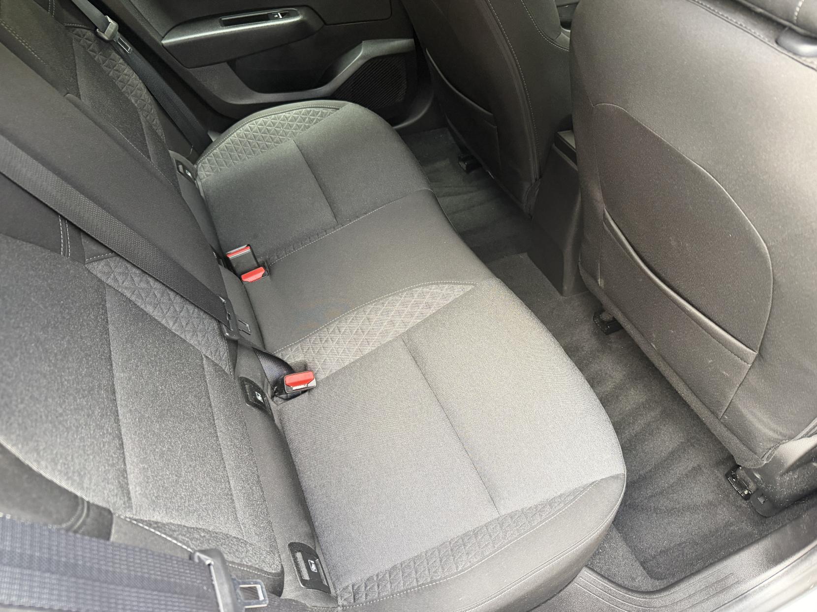 Renault Clio 1.0 TCe Iconic Hatchback 5dr Petrol Manual Euro 6 (s/s) (90 ps)