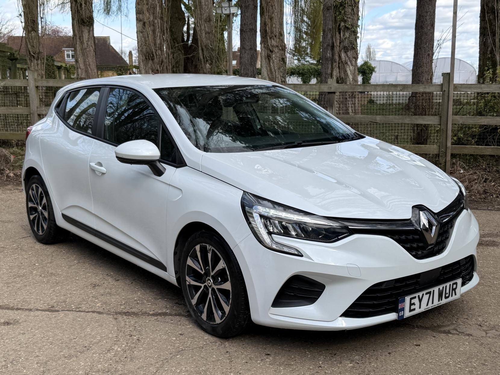 Renault Clio 1.0 TCe Iconic Hatchback 5dr Petrol Manual Euro 6 (s/s) (90 ps)