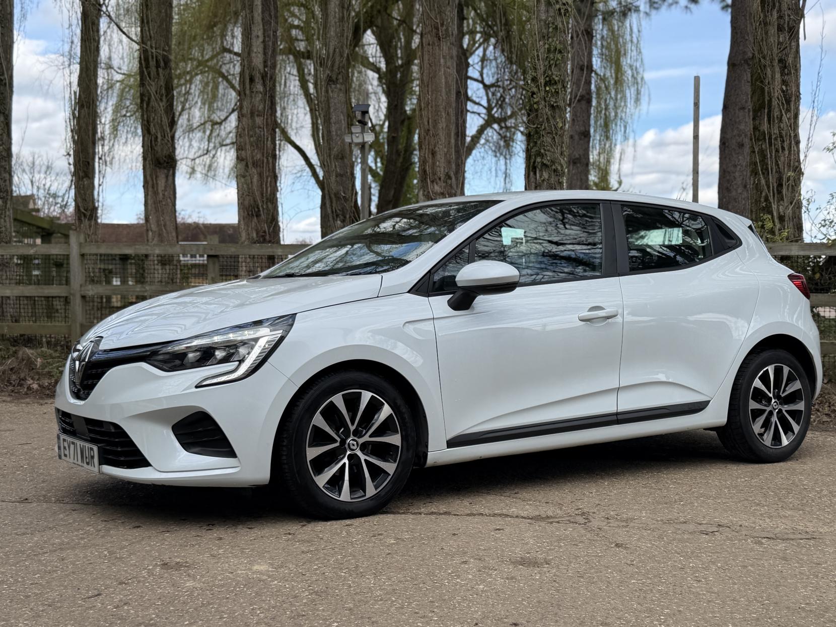 Renault Clio 1.0 TCe Iconic Hatchback 5dr Petrol Manual Euro 6 (s/s) (90 ps)