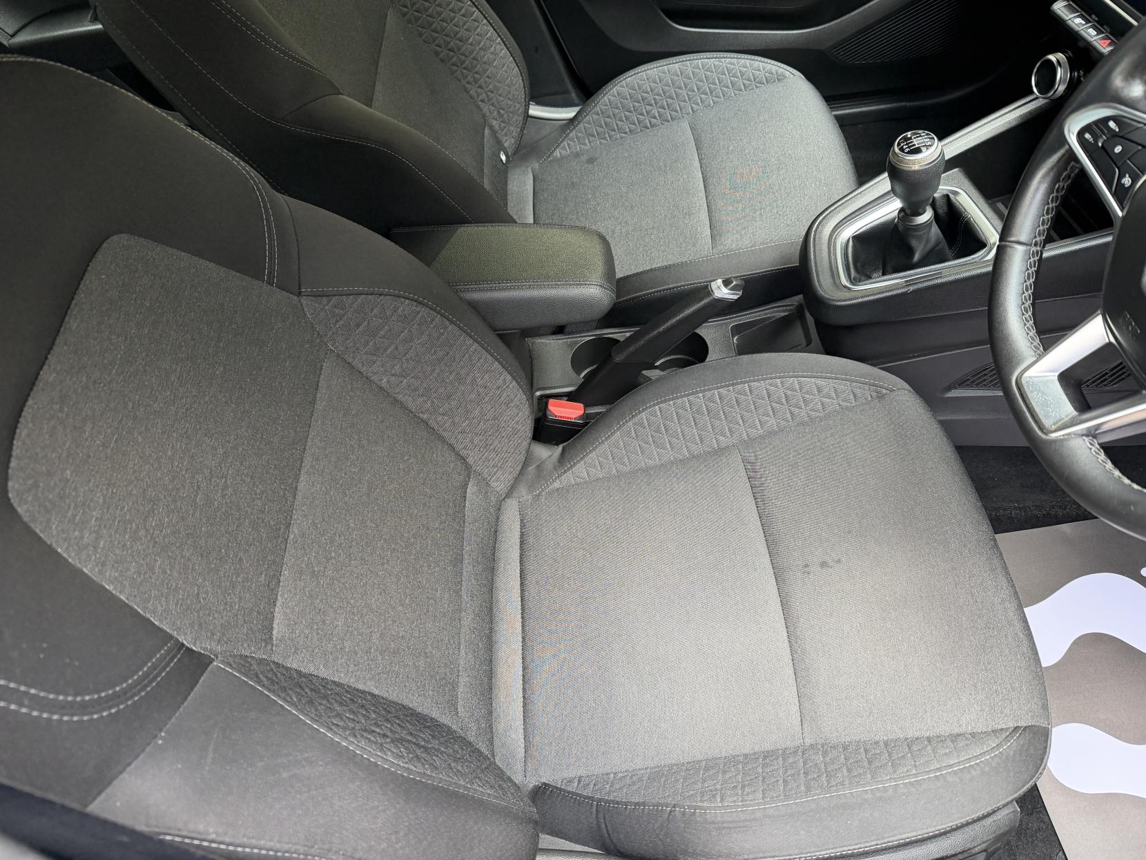 Renault Clio 1.0 TCe Iconic Hatchback 5dr Petrol Manual Euro 6 (s/s) (90 ps)