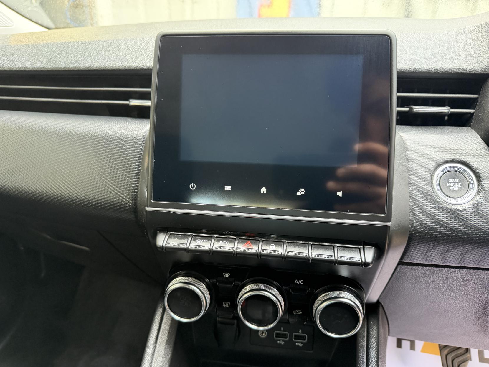 Renault Clio 1.0 TCe Iconic Hatchback 5dr Petrol Manual Euro 6 (s/s) (90 ps)