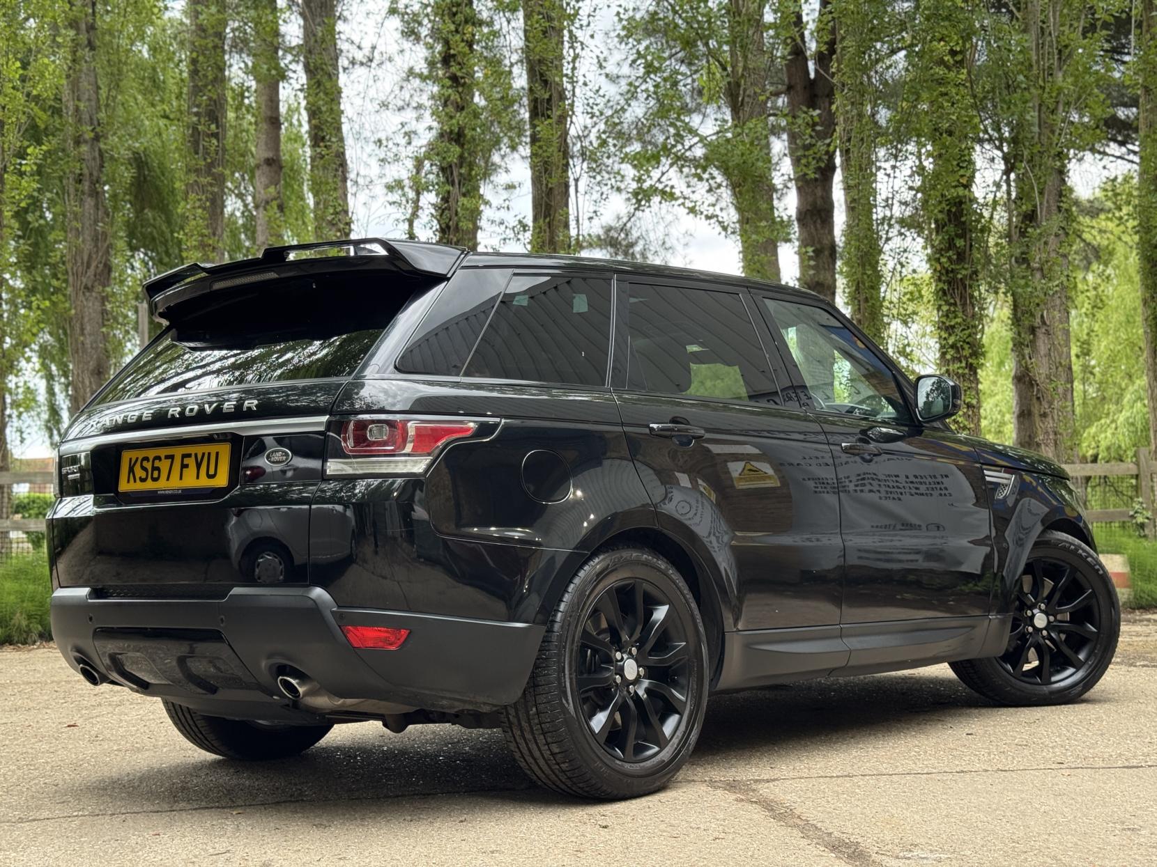 Land Rover Range Rover Sport 3.0 SD V6 HSE SUV 5dr Diesel Auto 4WD Euro 6 (s/s) (306 ps)