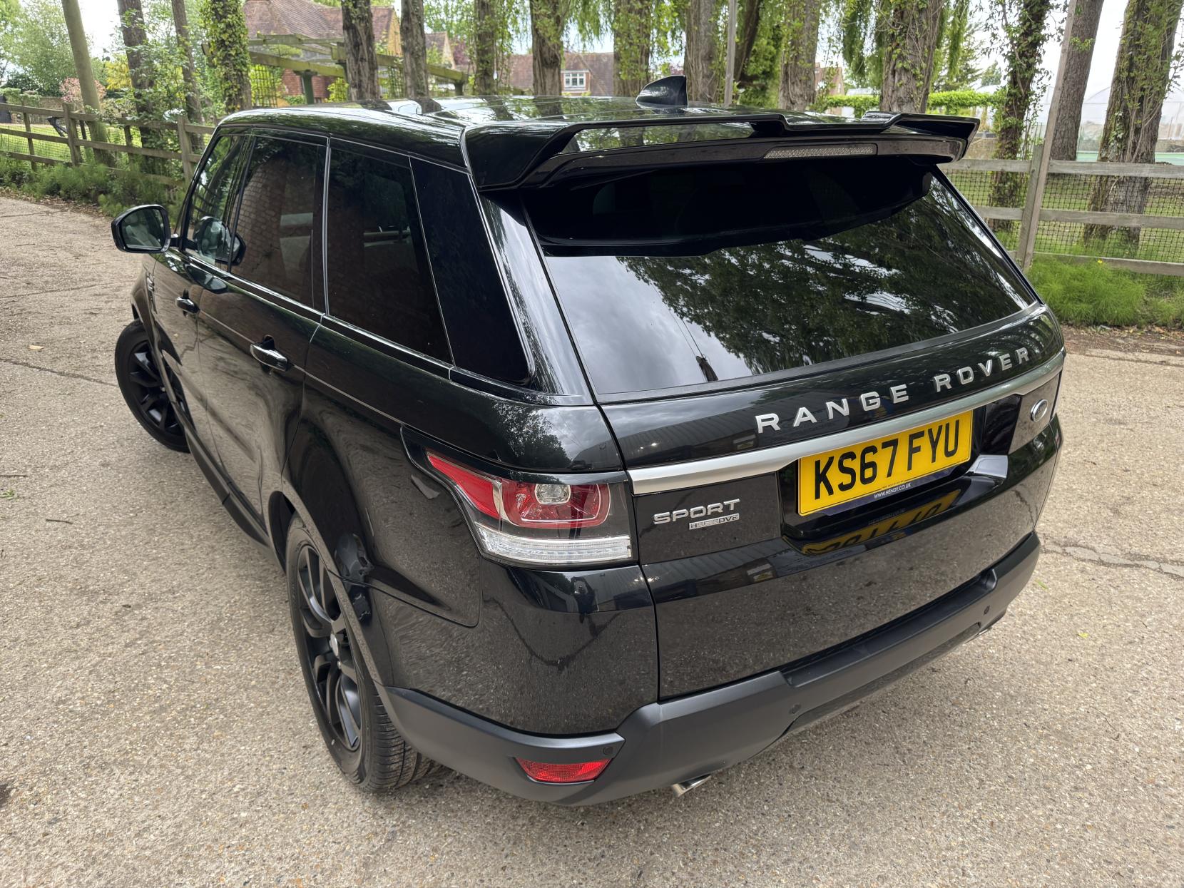 Land Rover Range Rover Sport 3.0 SD V6 HSE SUV 5dr Diesel Auto 4WD Euro 6 (s/s) (306 ps)