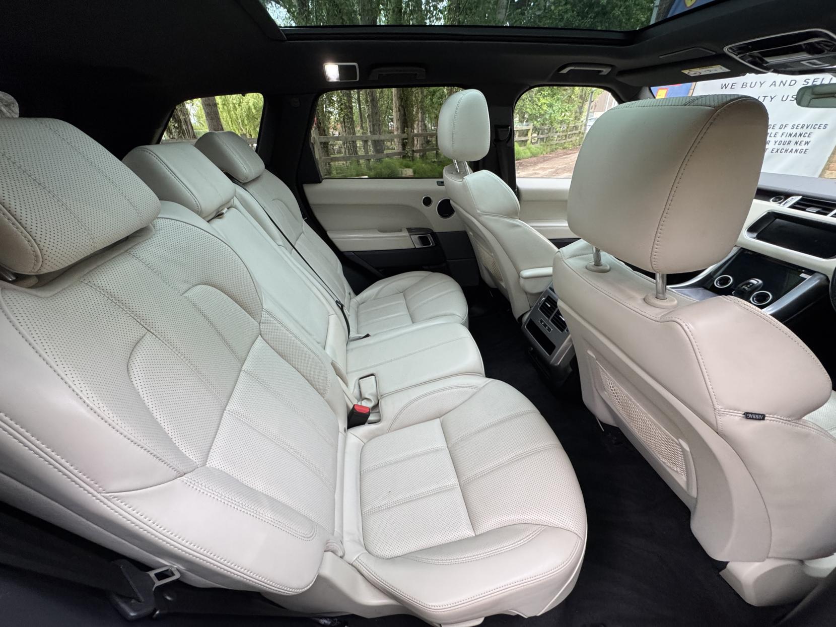 Land Rover Range Rover Sport 3.0 SD V6 HSE SUV 5dr Diesel Auto 4WD Euro 6 (s/s) (306 ps)