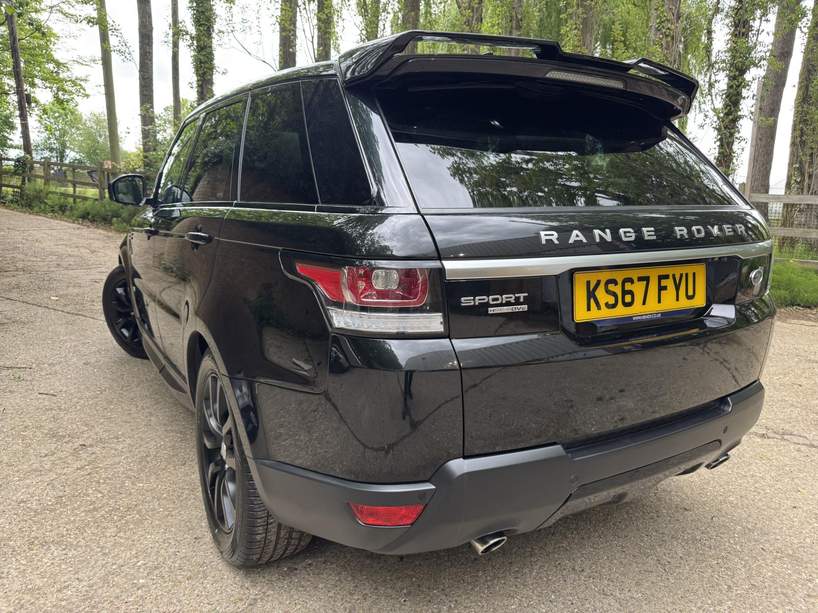 Land Rover Range Rover Sport 3.0 SD V6 HSE SUV 5dr Diesel Auto 4WD Euro 6 (s/s) (306 ps)