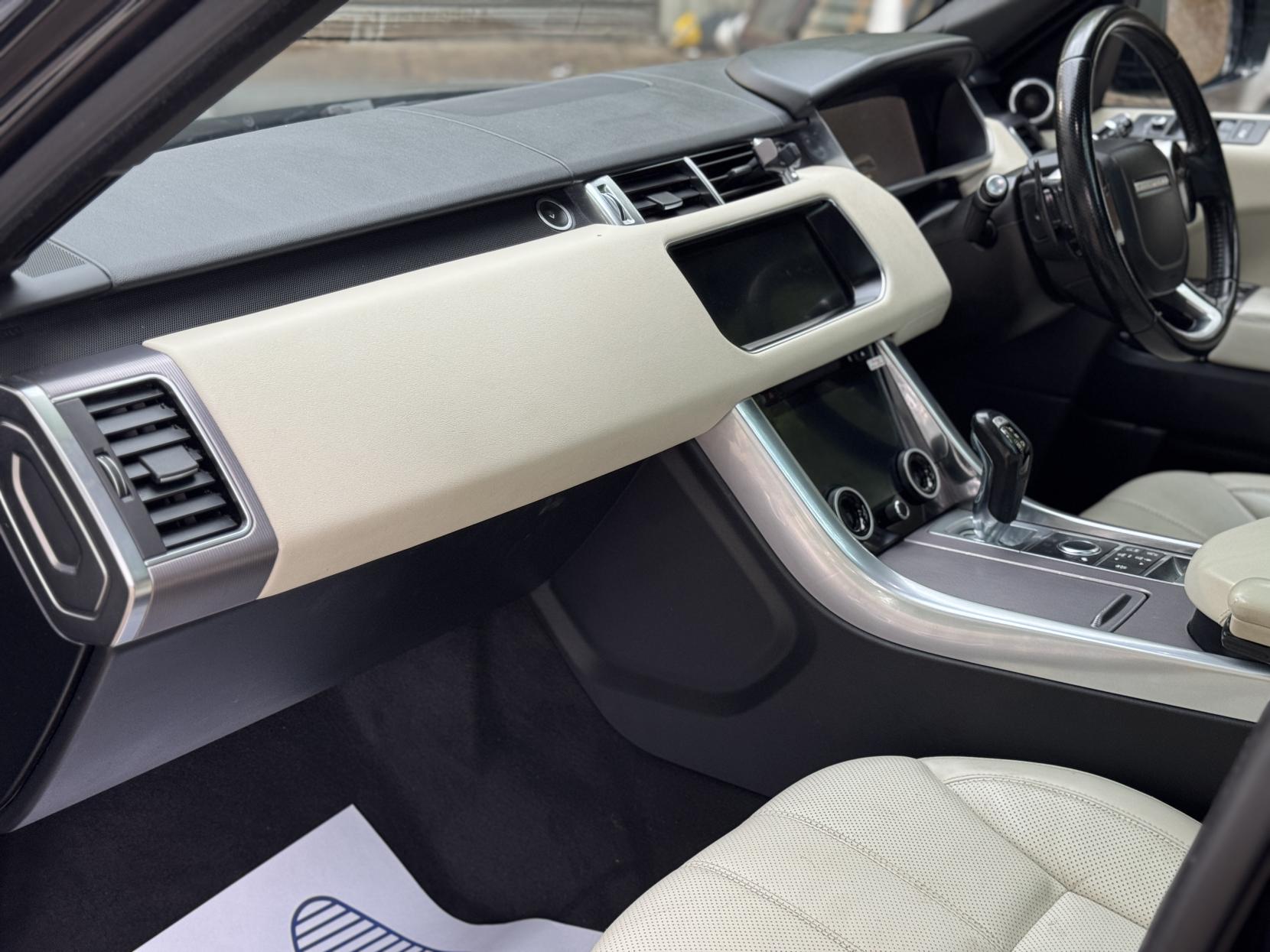 Land Rover Range Rover Sport 3.0 SD V6 HSE SUV 5dr Diesel Auto 4WD Euro 6 (s/s) (306 ps)