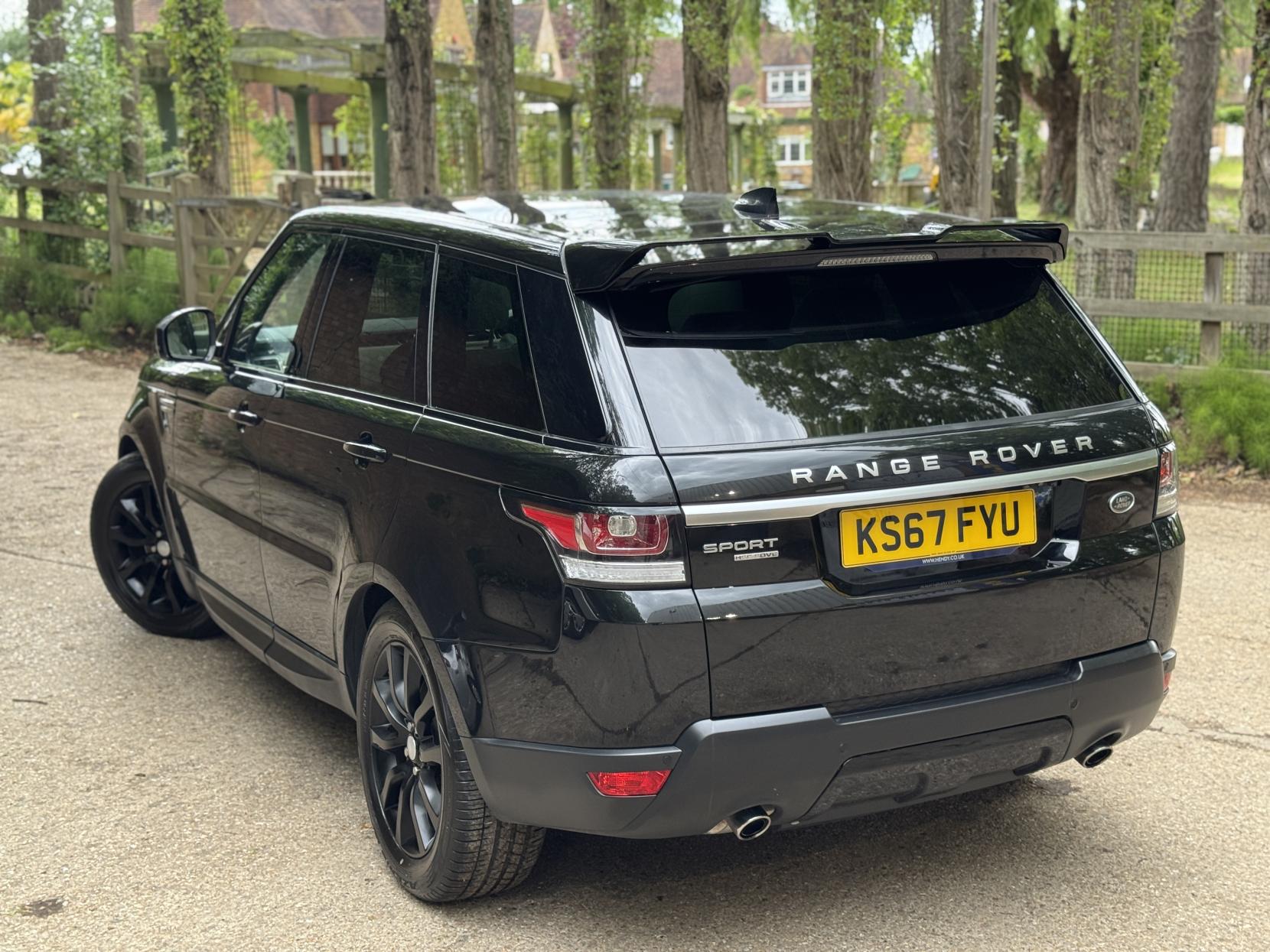Land Rover Range Rover Sport 3.0 SD V6 HSE SUV 5dr Diesel Auto 4WD Euro 6 (s/s) (306 ps)