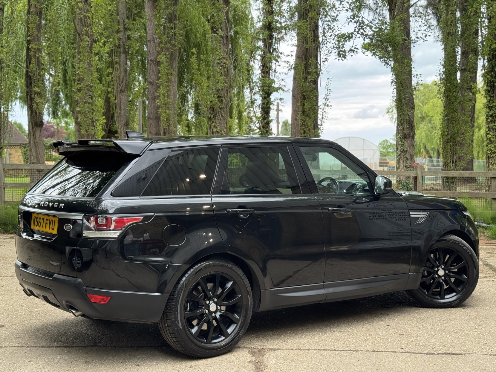 Land Rover Range Rover Sport 3.0 SD V6 HSE SUV 5dr Diesel Auto 4WD Euro 6 (s/s) (306 ps)