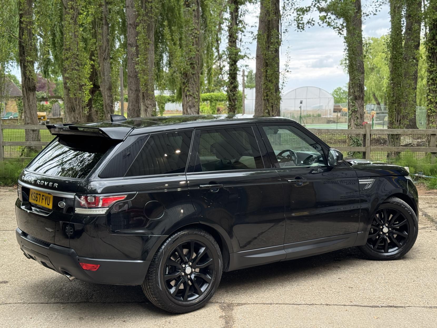 Land Rover Range Rover Sport 3.0 SD V6 HSE SUV 5dr Diesel Auto 4WD Euro 6 (s/s) (306 ps)