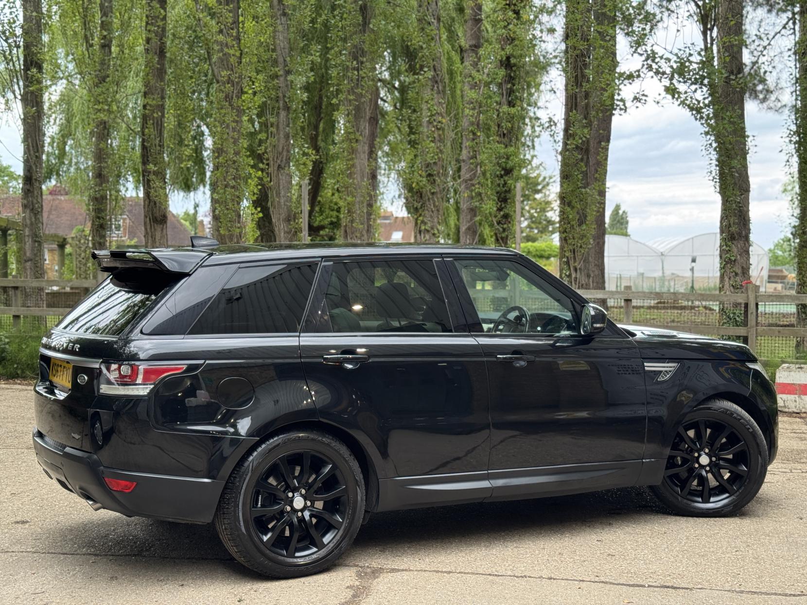 Land Rover Range Rover Sport 3.0 SD V6 HSE SUV 5dr Diesel Auto 4WD Euro 6 (s/s) (306 ps)