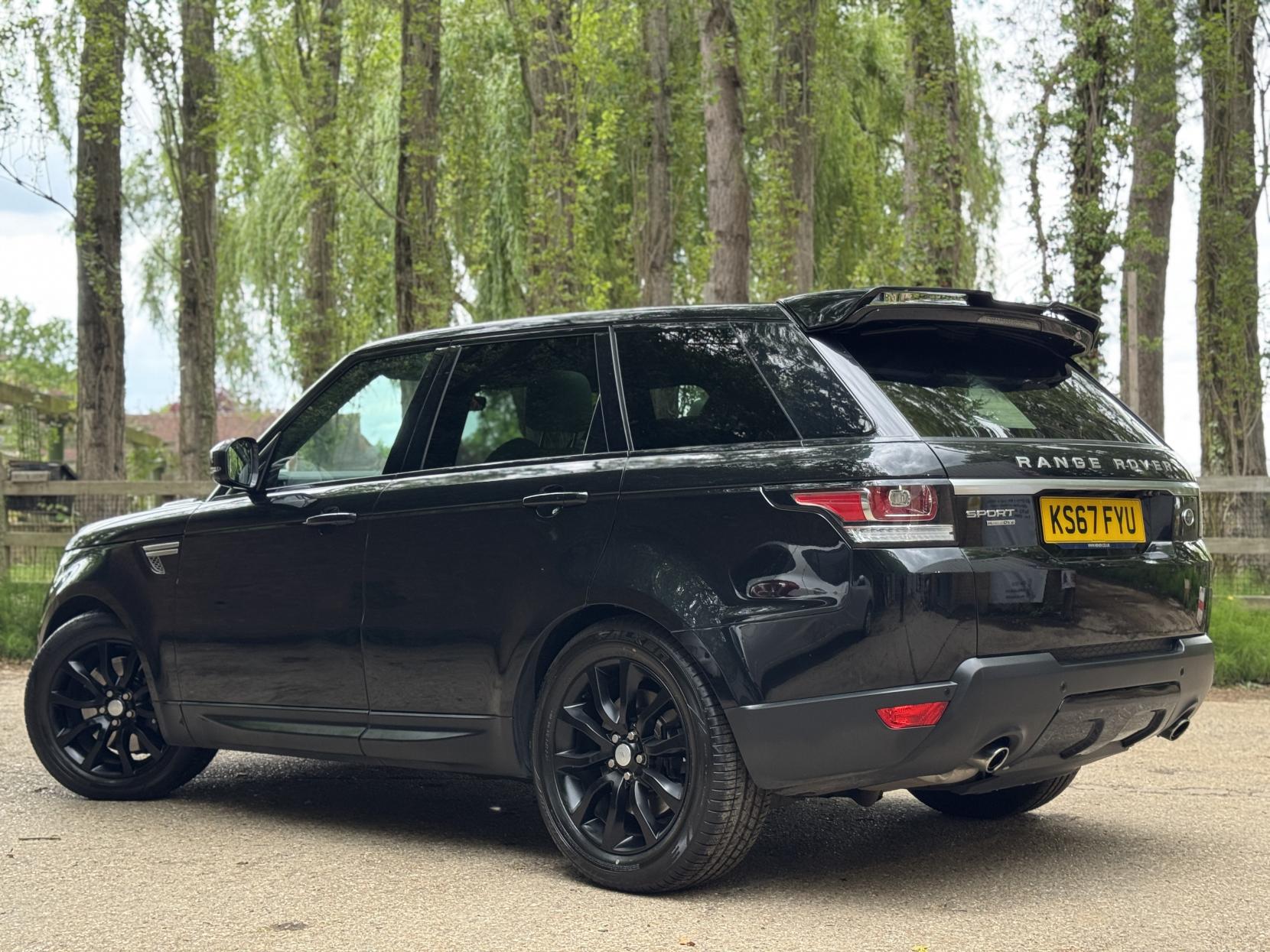 Land Rover Range Rover Sport 3.0 SD V6 HSE SUV 5dr Diesel Auto 4WD Euro 6 (s/s) (306 ps)