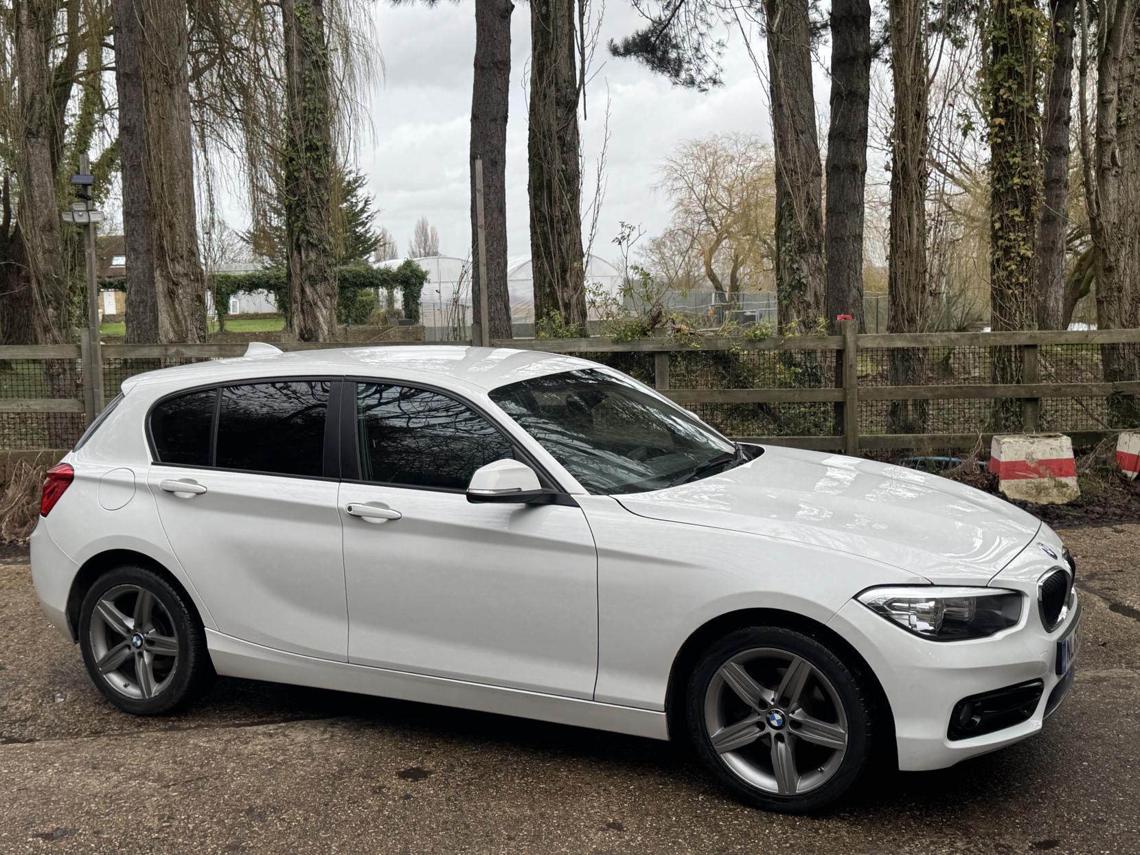 BMW 1 Series 1.5 118i Sport Hatchback 5dr Petrol Manual Euro 6 (s/s) (136 ps)