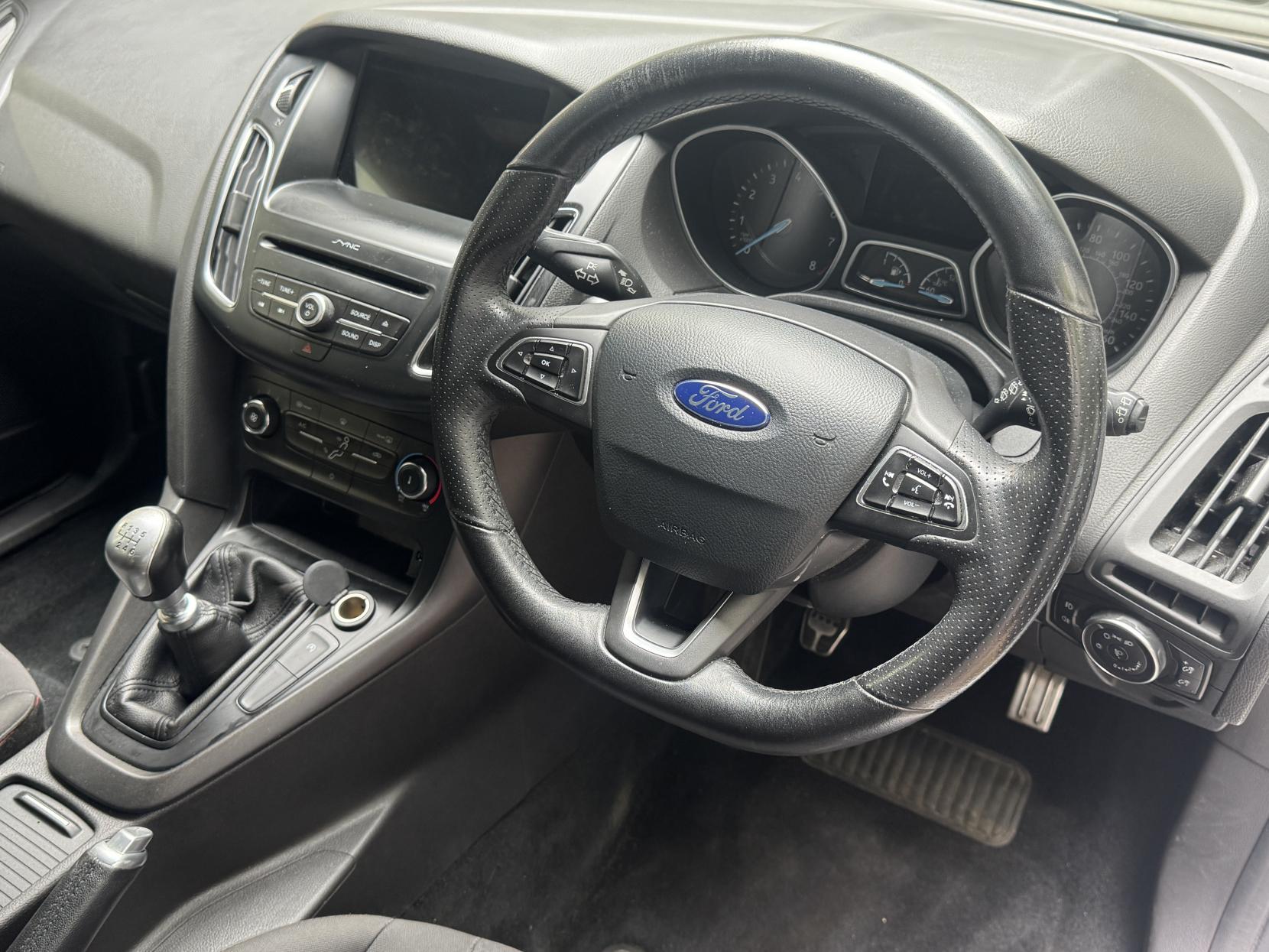 Ford Focus 1.0T EcoBoost ST-Line Hatchback 5dr Petrol Manual Euro 6 (s/s) (140 ps)