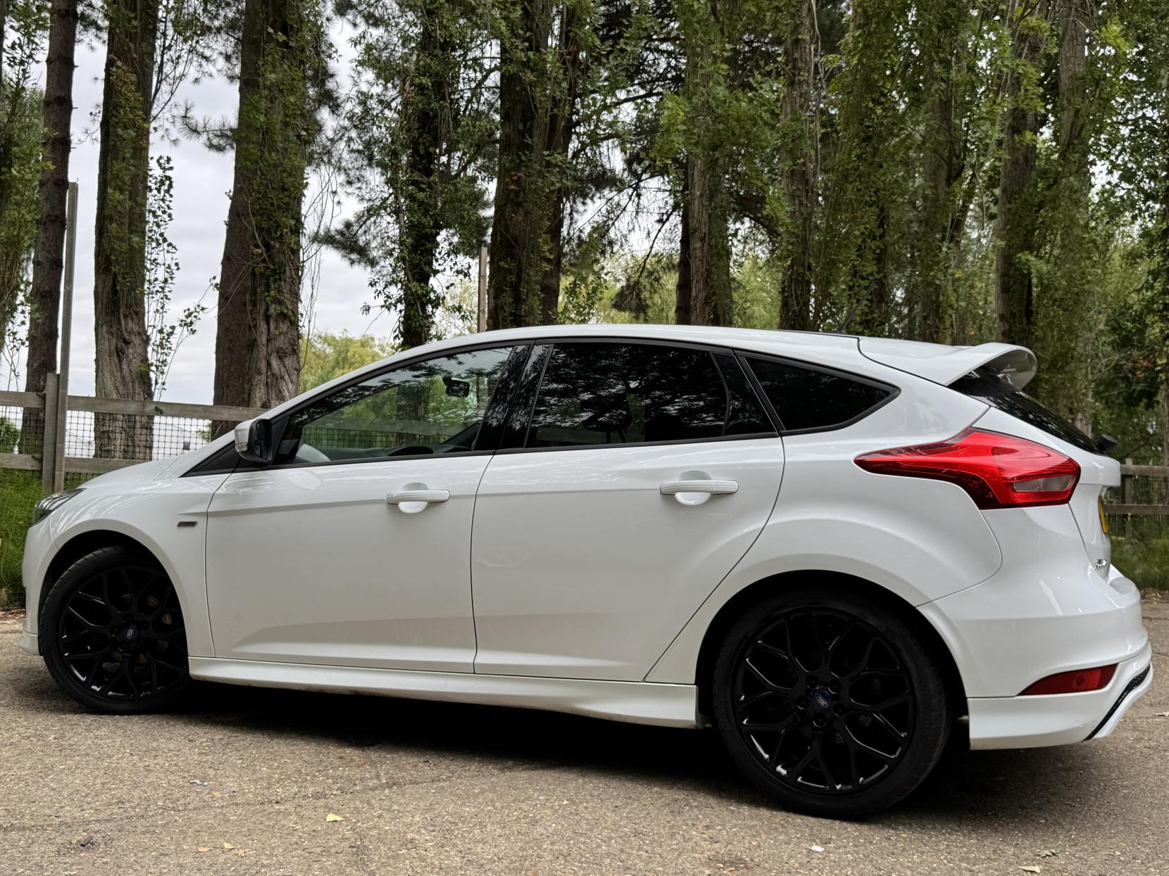 Ford Focus 1.0T EcoBoost ST-Line Hatchback 5dr Petrol Manual Euro 6 (s/s) (140 ps)