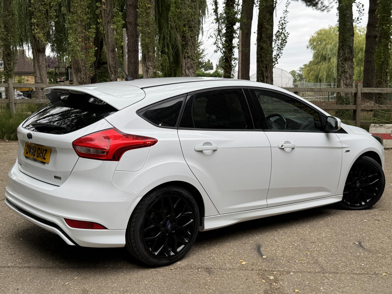 Ford Focus 1.0T EcoBoost ST-Line Hatchback 5dr Petrol Manual Euro 6 (s/s) (140 ps)