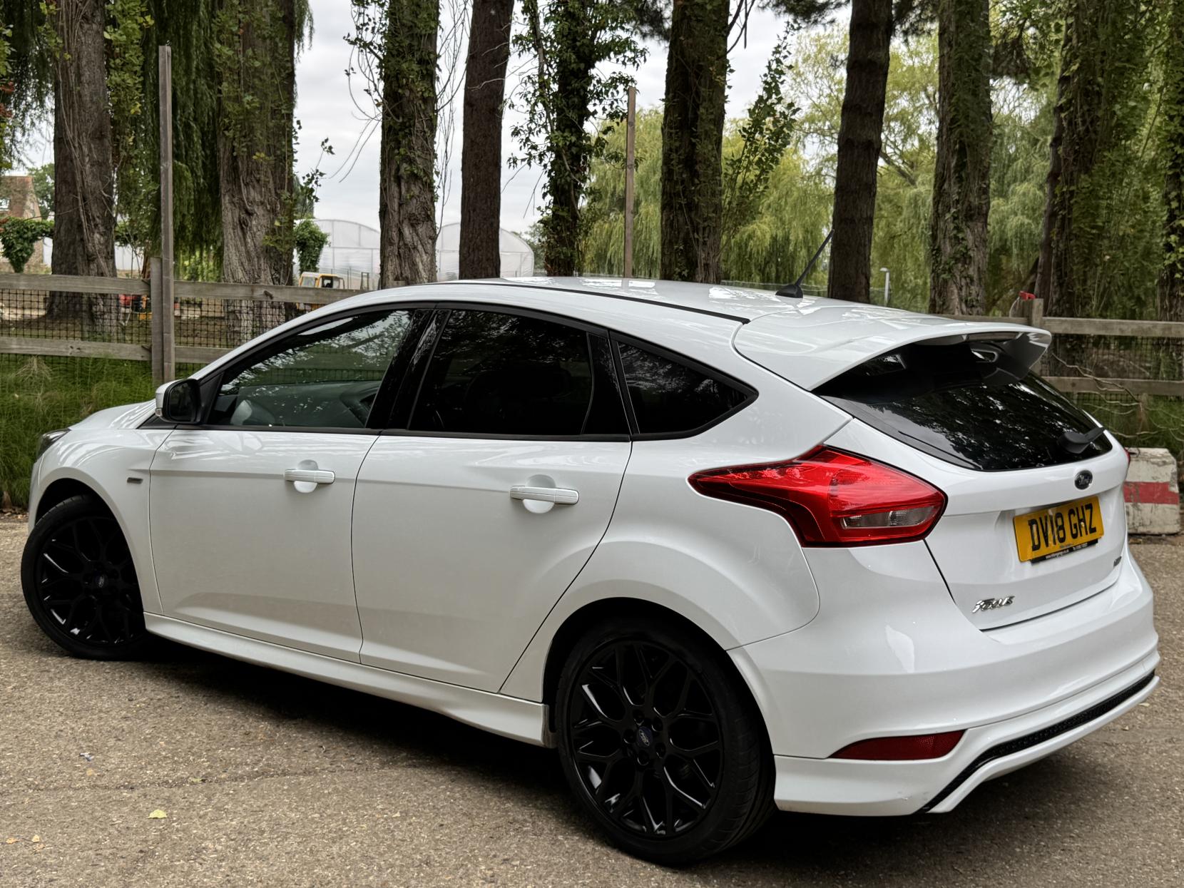 Ford Focus 1.0T EcoBoost ST-Line Hatchback 5dr Petrol Manual Euro 6 (s/s) (140 ps)