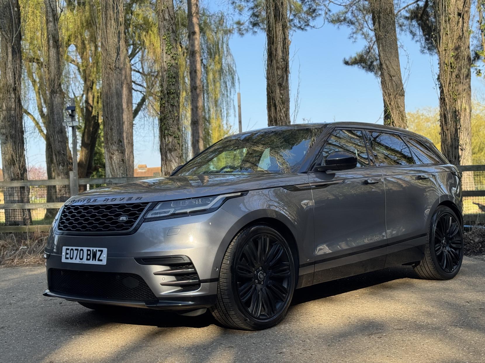 Land Rover Range Rover Velar 3.0 D300 R-Dynamic HSE SUV 5dr Diesel Auto 4WD Euro 6 (s/s) (300 ps)
