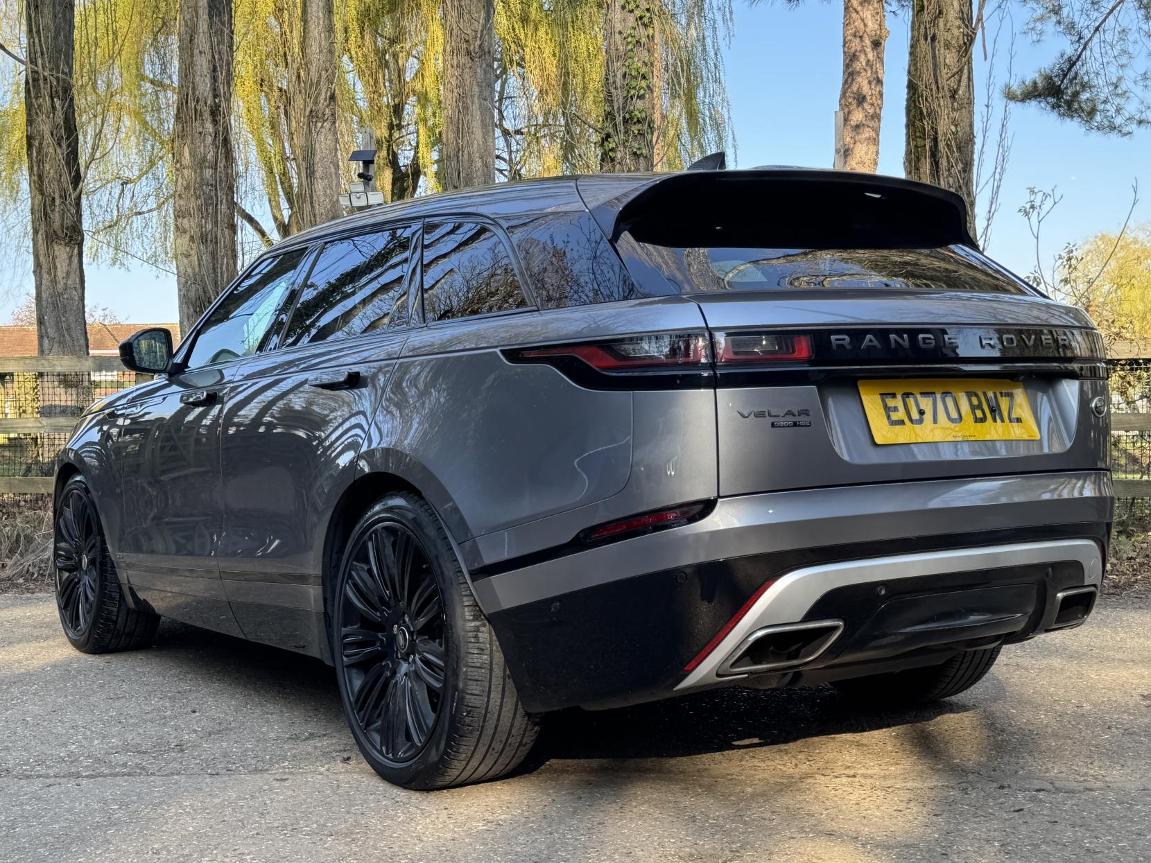 Land Rover Range Rover Velar 3.0 D300 R-Dynamic HSE SUV 5dr Diesel Auto 4WD Euro 6 (s/s) (300 ps)