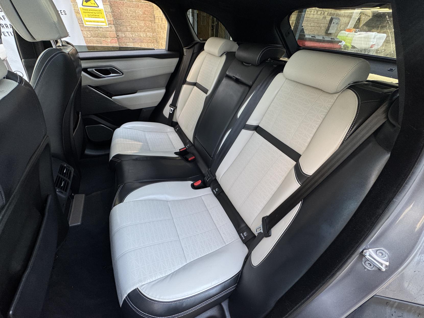 Land Rover Range Rover Velar 3.0 D300 R-Dynamic HSE SUV 5dr Diesel Auto 4WD Euro 6 (s/s) (300 ps)