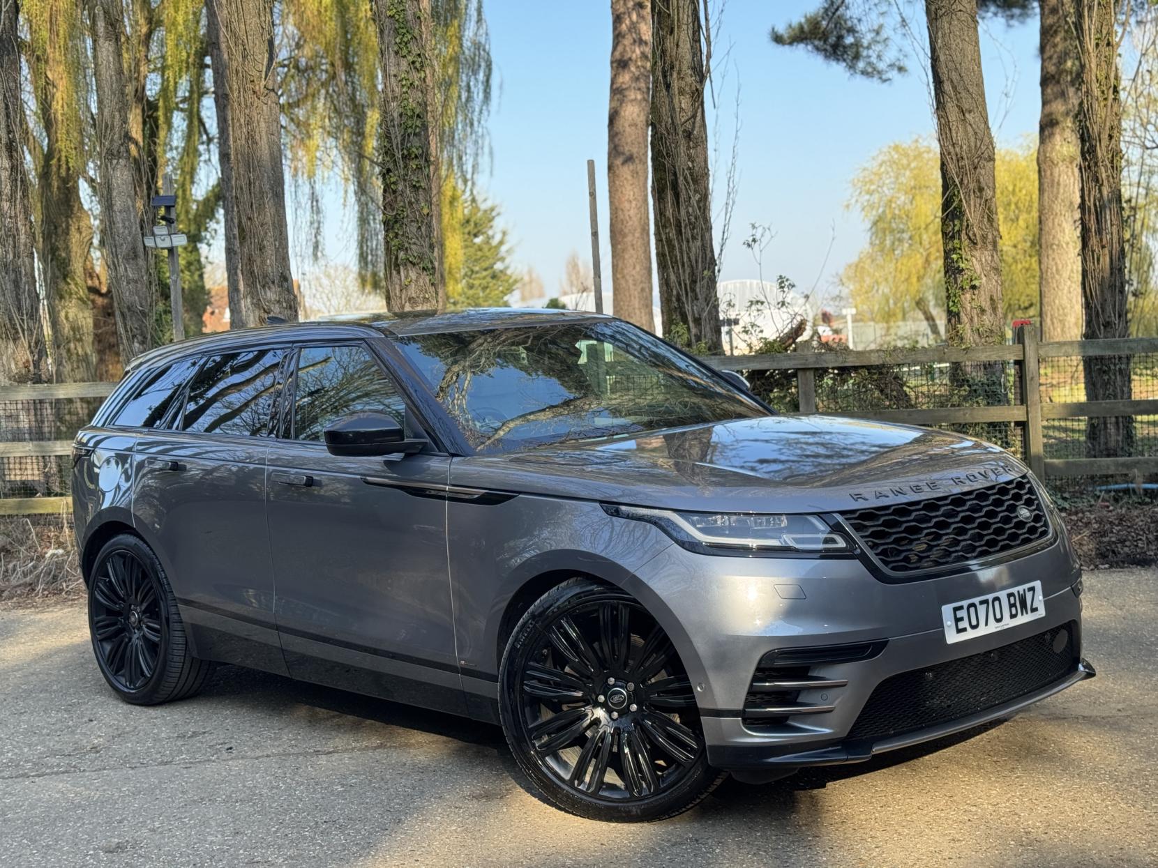 Land Rover Range Rover Velar 3.0 D300 R-Dynamic HSE SUV 5dr Diesel Auto 4WD Euro 6 (s/s) (300 ps)