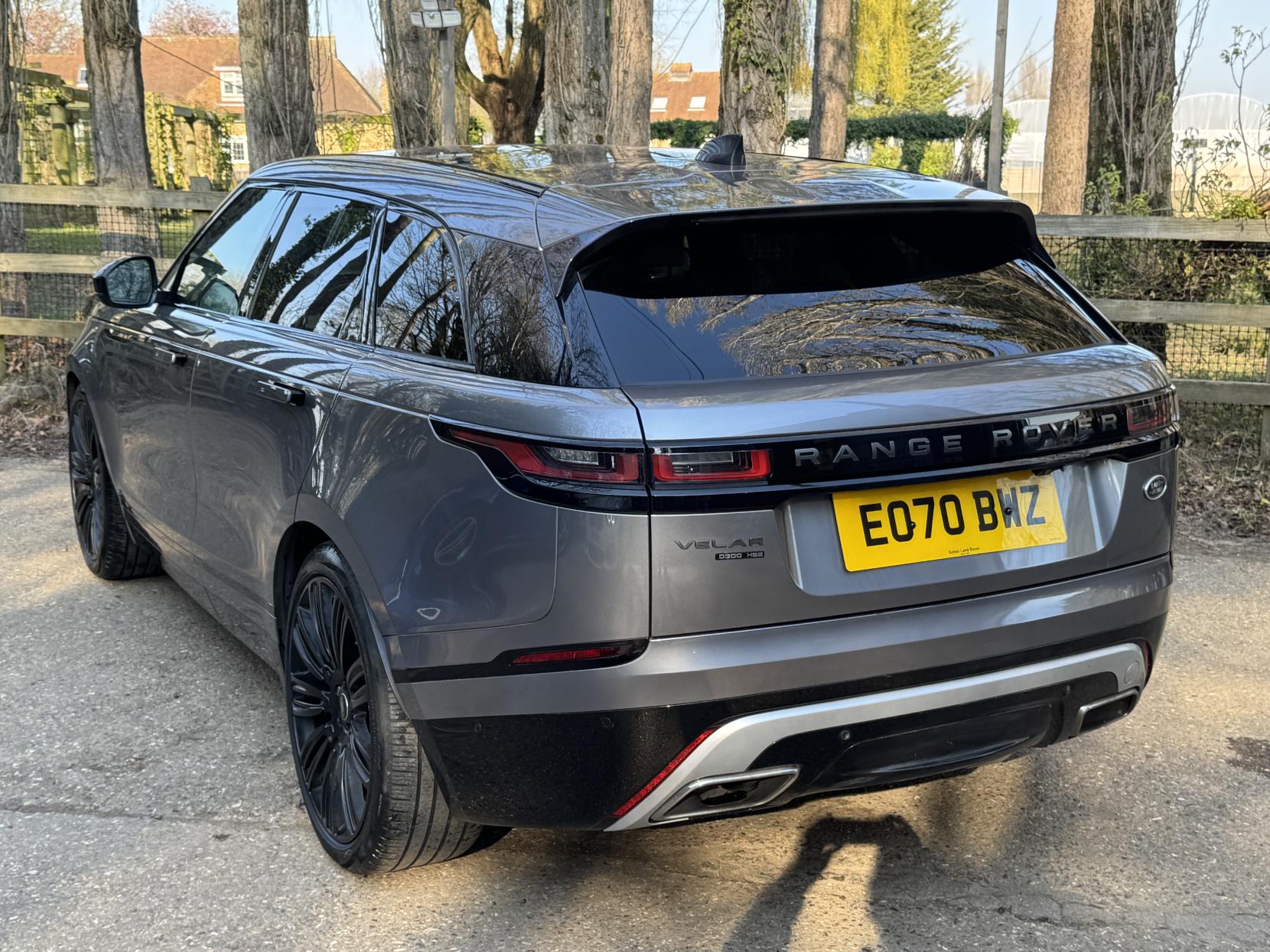 Land Rover Range Rover Velar 3.0 D300 R-Dynamic HSE SUV 5dr Diesel Auto 4WD Euro 6 (s/s) (300 ps)