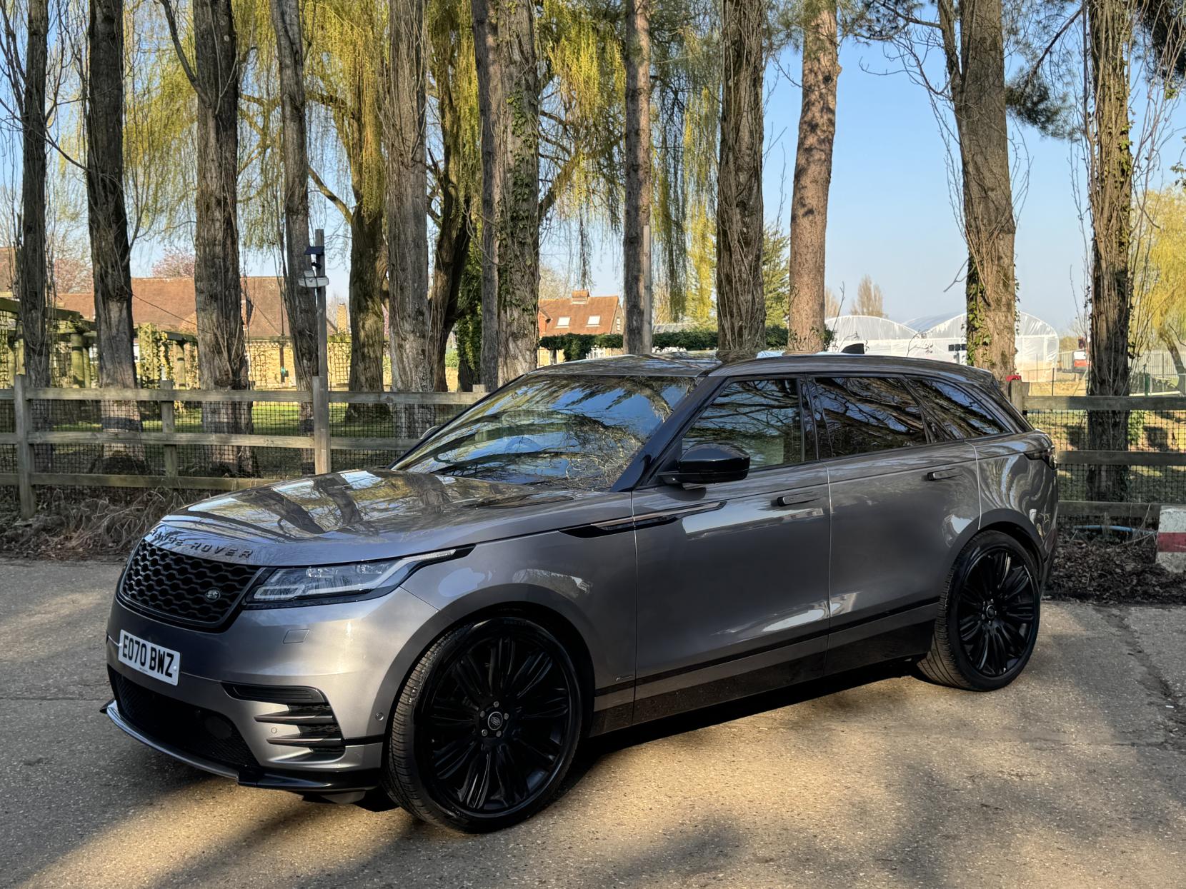 Land Rover Range Rover Velar 3.0 D300 R-Dynamic HSE SUV 5dr Diesel Auto 4WD Euro 6 (s/s) (300 ps)