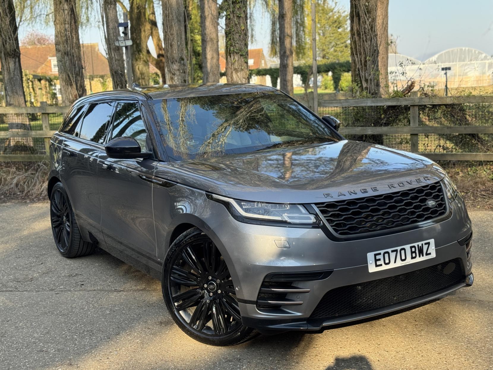 Land Rover Range Rover Velar 3.0 D300 R-Dynamic HSE SUV 5dr Diesel Auto 4WD Euro 6 (s/s) (300 ps)