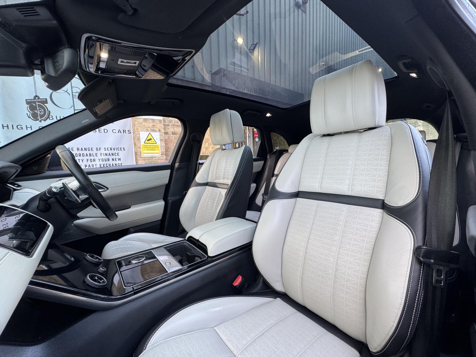 Land Rover Range Rover Velar 3.0 D300 R-Dynamic HSE SUV 5dr Diesel Auto 4WD Euro 6 (s/s) (300 ps)