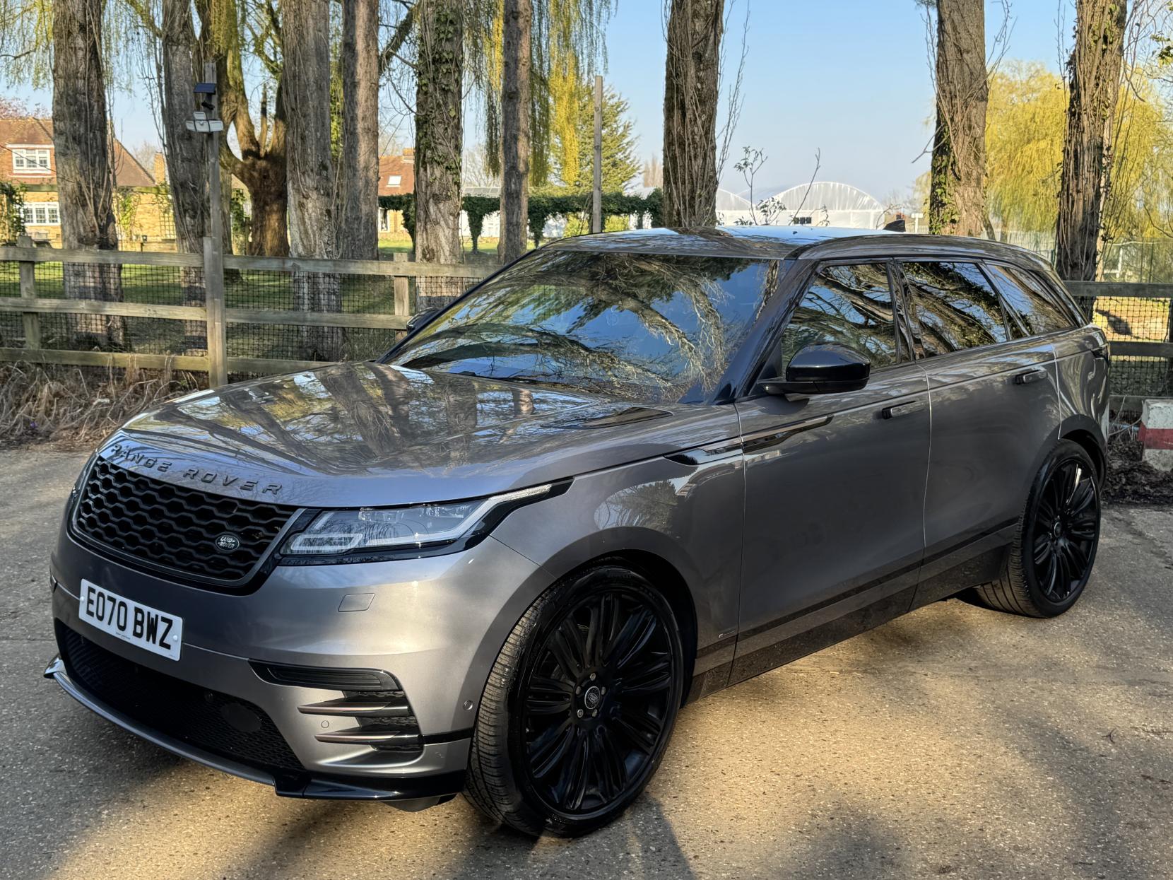 Land Rover Range Rover Velar 3.0 D300 R-Dynamic HSE SUV 5dr Diesel Auto 4WD Euro 6 (s/s) (300 ps)