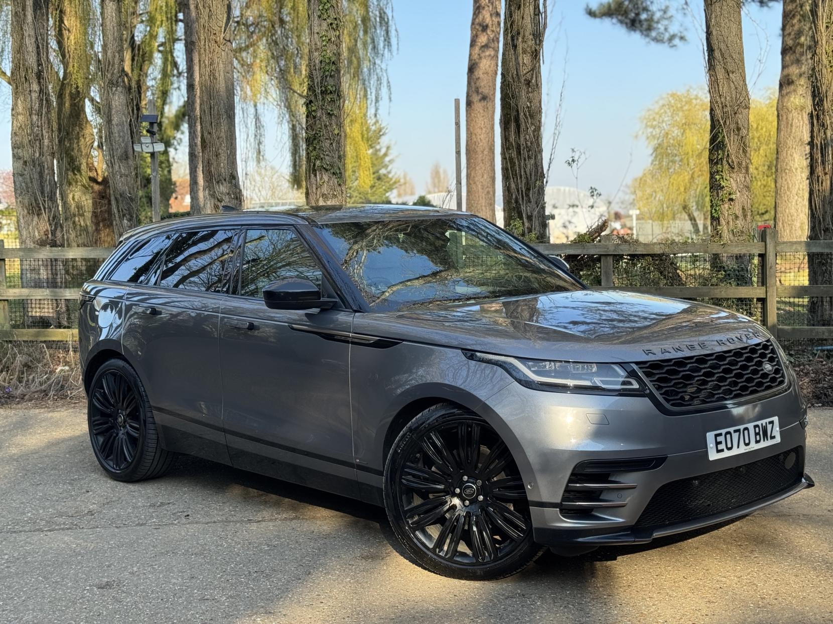 Land Rover Range Rover Velar 3.0 D300 R-Dynamic HSE SUV 5dr Diesel Auto 4WD Euro 6 (s/s) (300 ps)