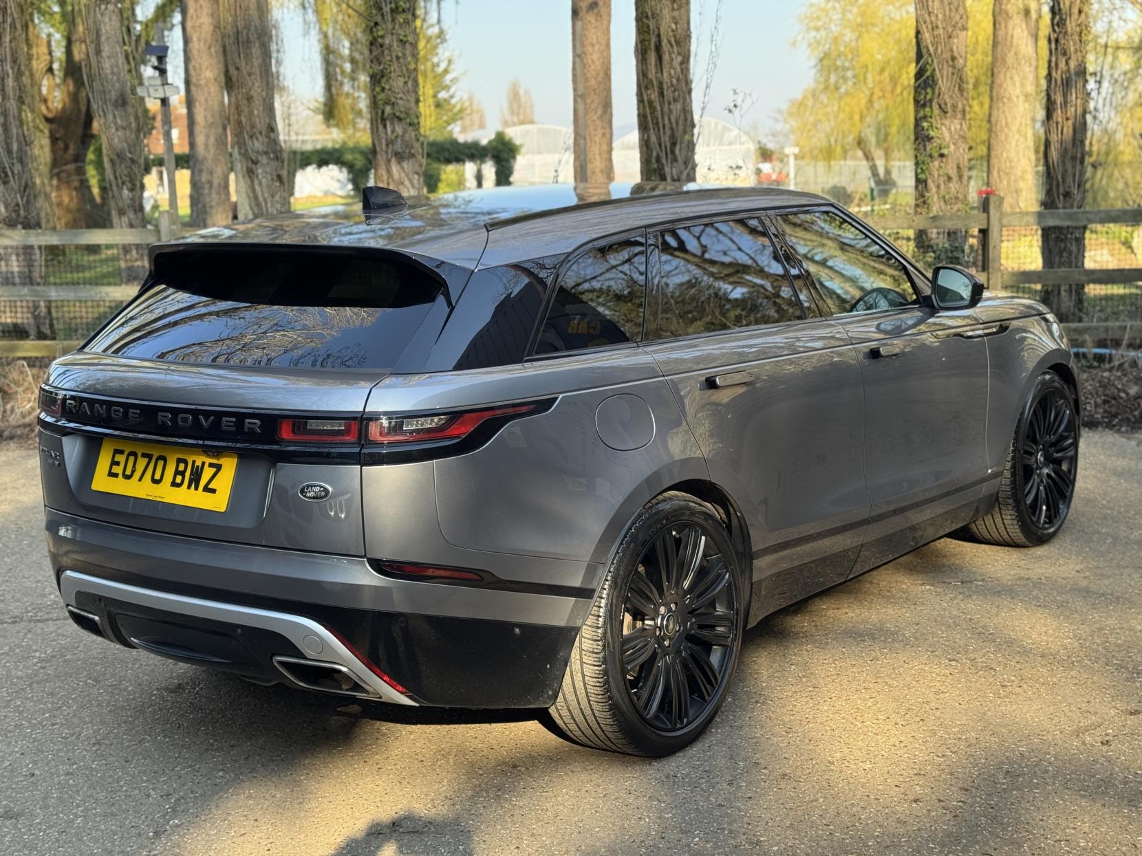Land Rover Range Rover Velar 3.0 D300 R-Dynamic HSE SUV 5dr Diesel Auto 4WD Euro 6 (s/s) (300 ps)