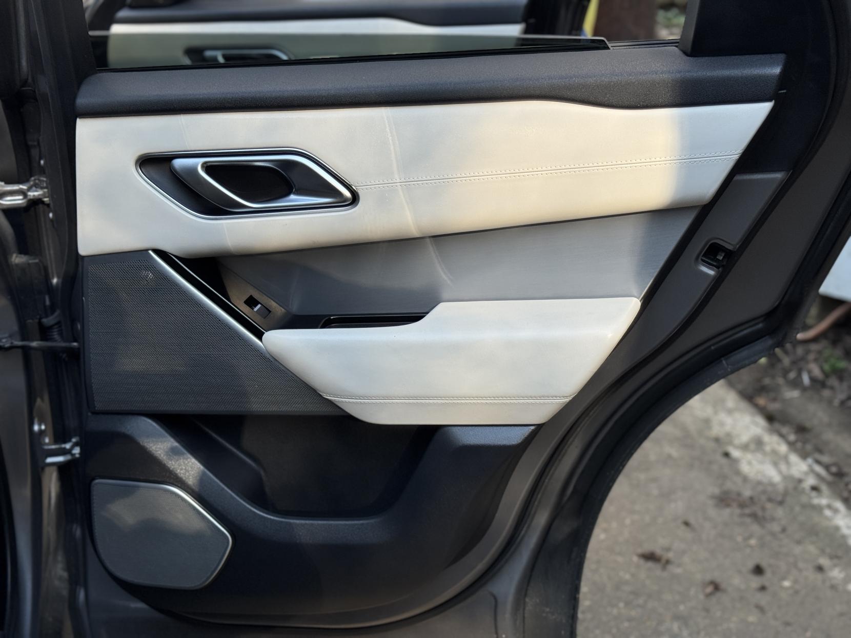 Land Rover Range Rover Velar 3.0 D300 R-Dynamic HSE SUV 5dr Diesel Auto 4WD Euro 6 (s/s) (300 ps)