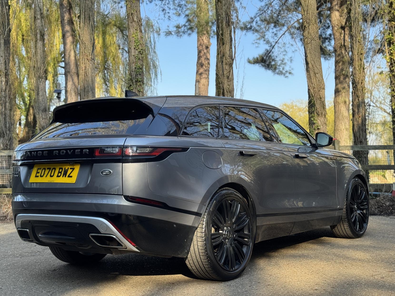 Land Rover Range Rover Velar 3.0 D300 R-Dynamic HSE SUV 5dr Diesel Auto 4WD Euro 6 (s/s) (300 ps)