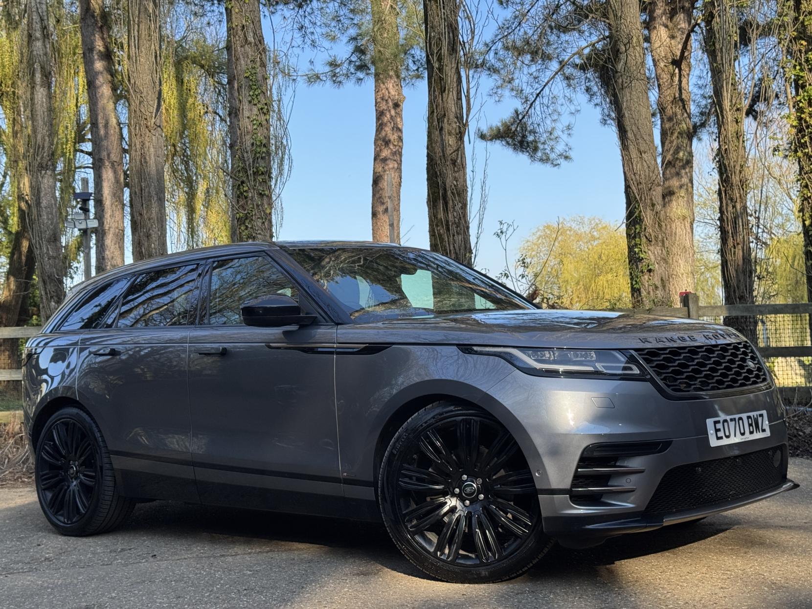 Land Rover Range Rover Velar 3.0 D300 R-Dynamic HSE SUV 5dr Diesel Auto 4WD Euro 6 (s/s) (300 ps)