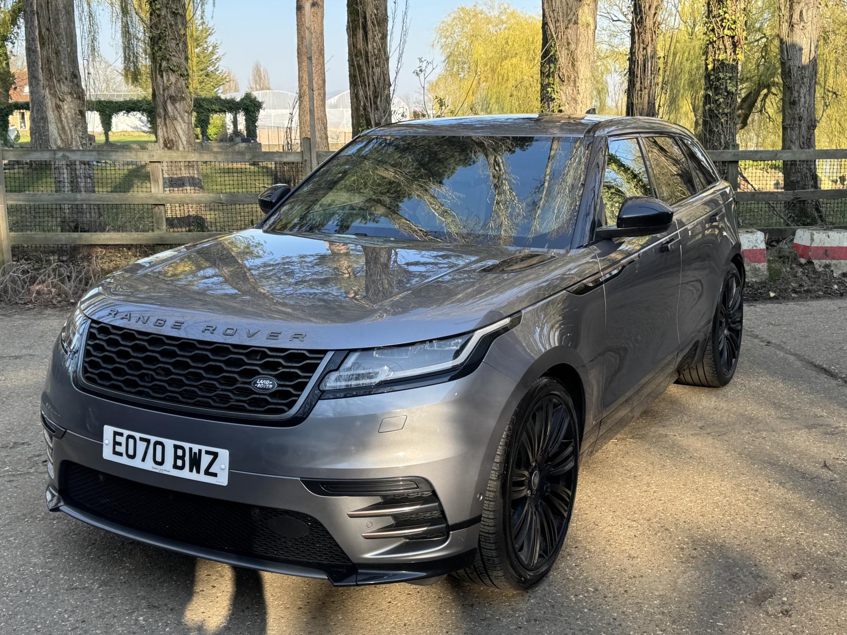 Land Rover Range Rover Velar 3.0 D300 R-Dynamic HSE SUV 5dr Diesel Auto 4WD Euro 6 (s/s) (300 ps)