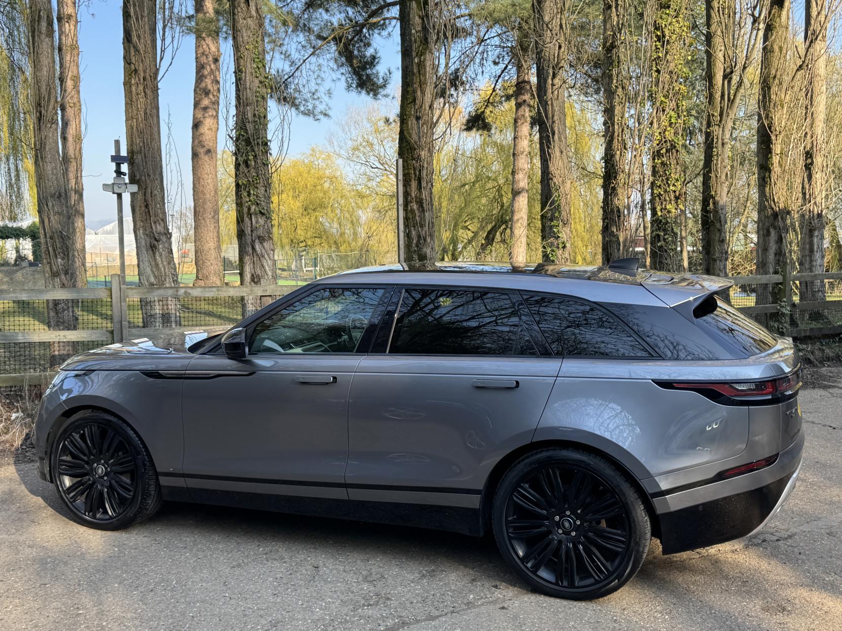 Land Rover Range Rover Velar 3.0 D300 R-Dynamic HSE SUV 5dr Diesel Auto 4WD Euro 6 (s/s) (300 ps)
