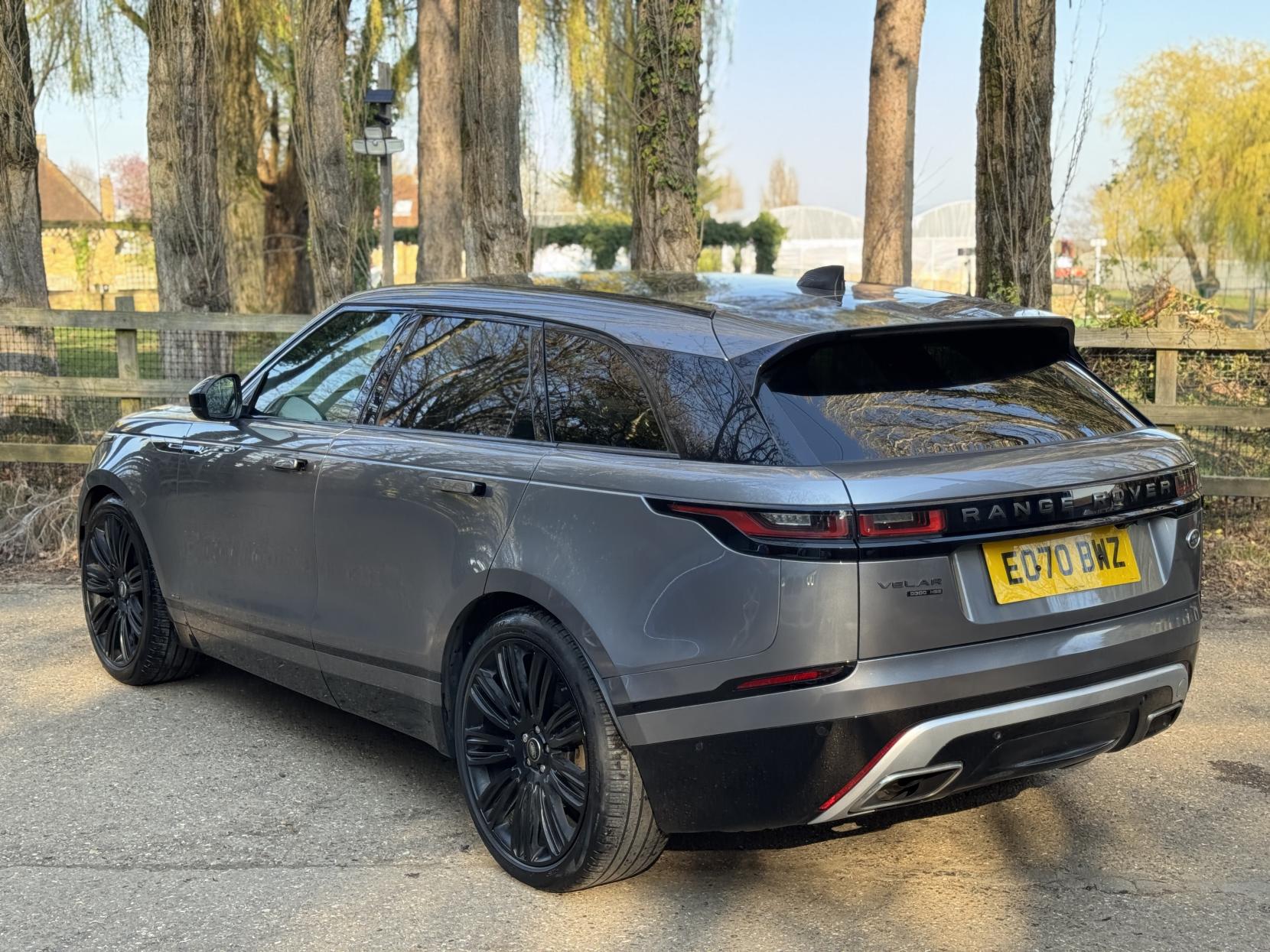 Land Rover Range Rover Velar 3.0 D300 R-Dynamic HSE SUV 5dr Diesel Auto 4WD Euro 6 (s/s) (300 ps)