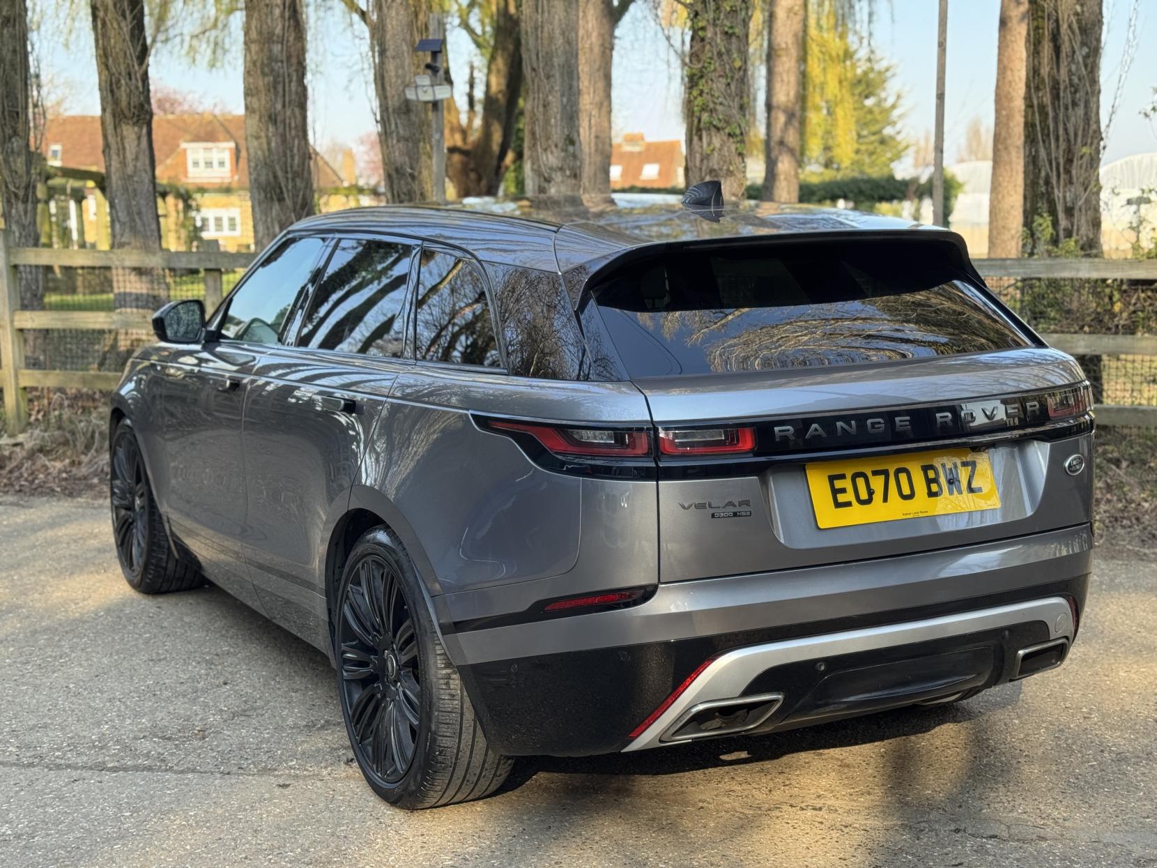 Land Rover Range Rover Velar 3.0 D300 R-Dynamic HSE SUV 5dr Diesel Auto 4WD Euro 6 (s/s) (300 ps)