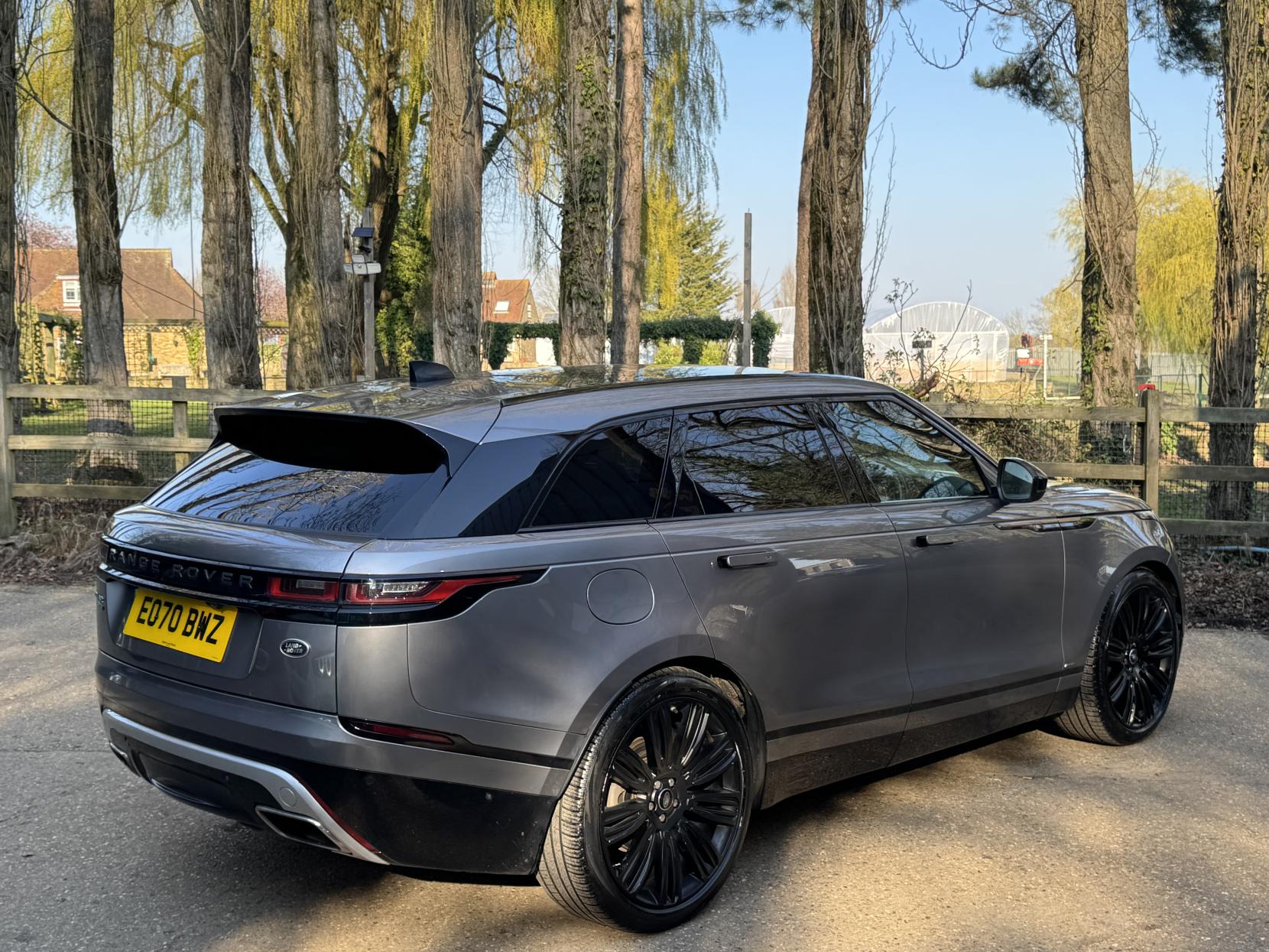 Land Rover Range Rover Velar 3.0 D300 R-Dynamic HSE SUV 5dr Diesel Auto 4WD Euro 6 (s/s) (300 ps)