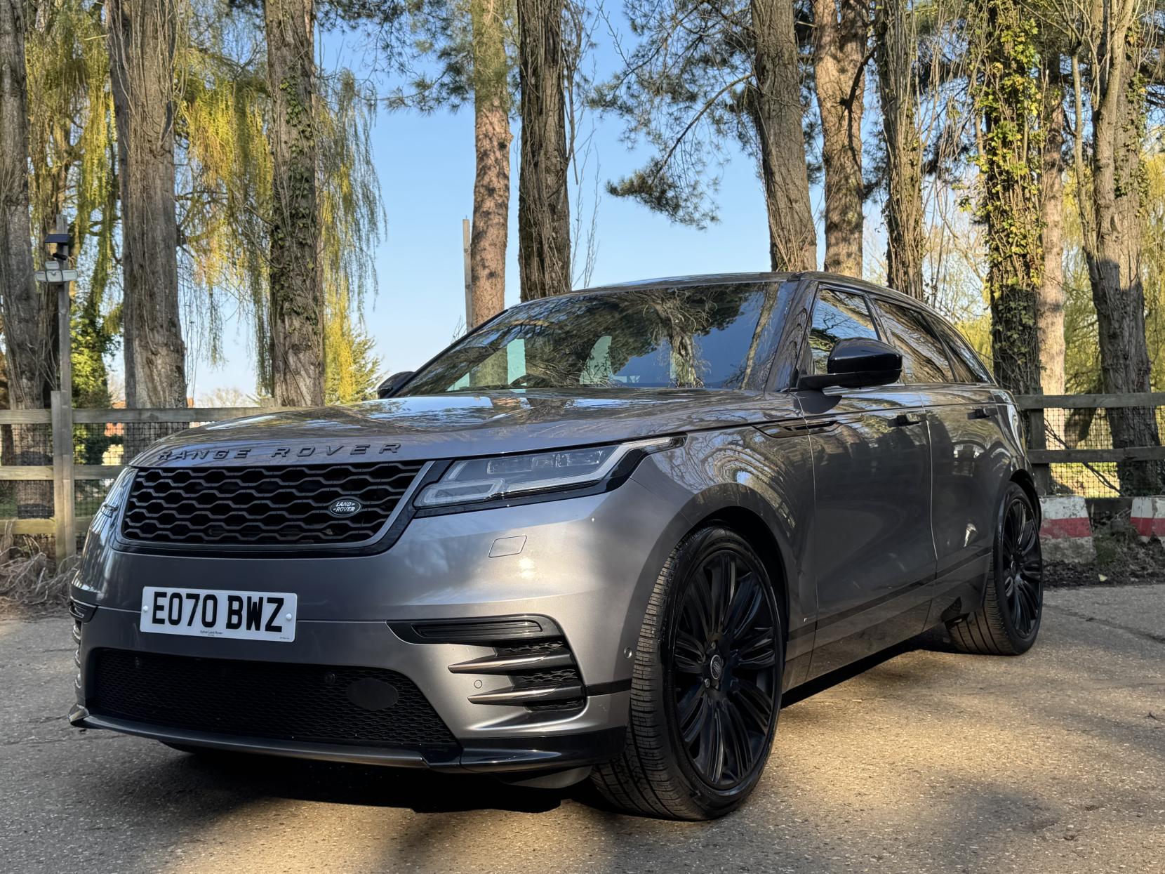 Land Rover Range Rover Velar 3.0 D300 R-Dynamic HSE SUV 5dr Diesel Auto 4WD Euro 6 (s/s) (300 ps)