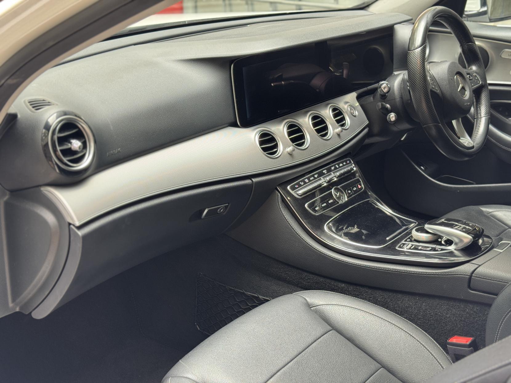 Mercedes-Benz E Class 2.0 E350e 6.4kWh SE (Premium) Saloon 4dr Petrol Plug-in Hybrid G-Tronic+ Euro 6 (s/s) (299 ps)