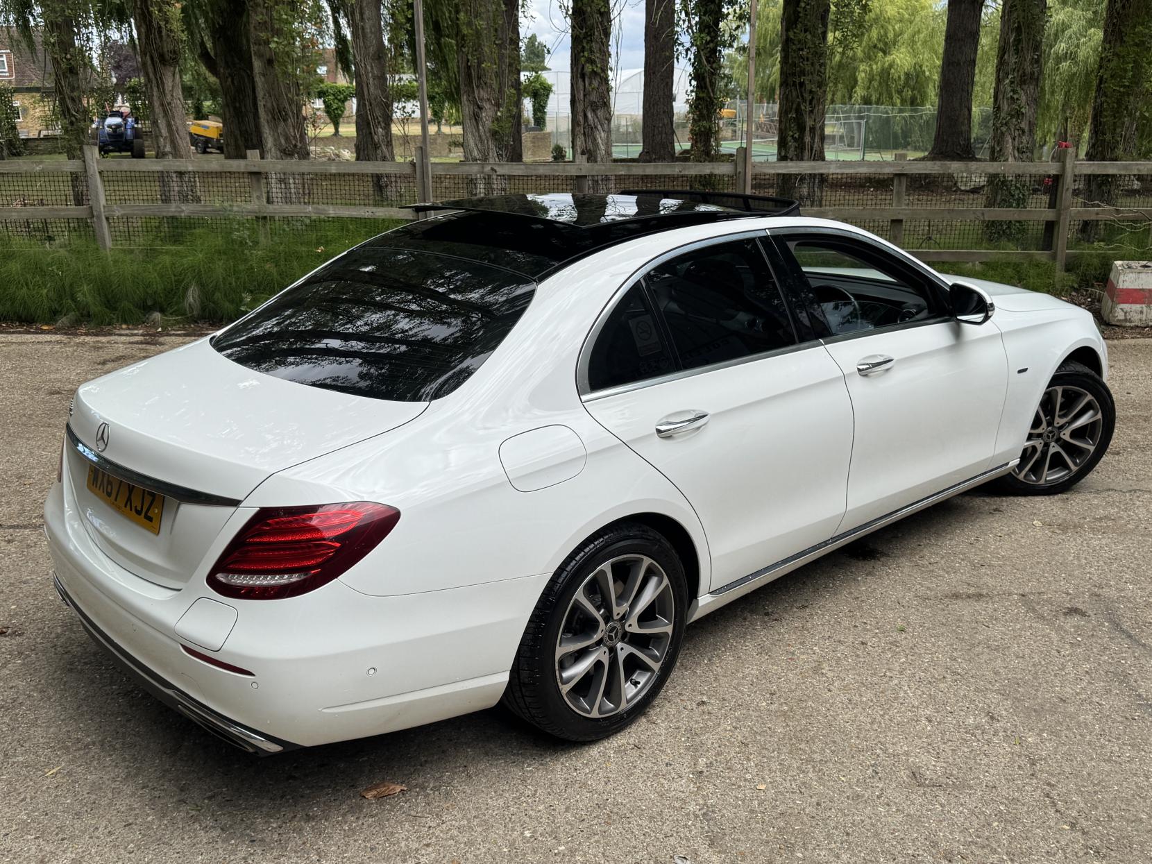 Mercedes-Benz E Class 2.0 E350e 6.4kWh SE (Premium) Saloon 4dr Petrol Plug-in Hybrid G-Tronic+ Euro 6 (s/s) (299 ps)