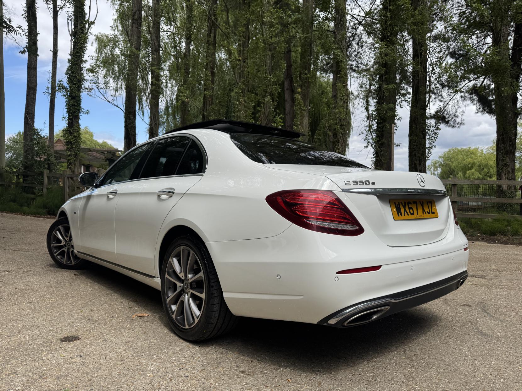 Mercedes-Benz E Class 2.0 E350e 6.4kWh SE (Premium) Saloon 4dr Petrol Plug-in Hybrid G-Tronic+ Euro 6 (s/s) (299 ps)
