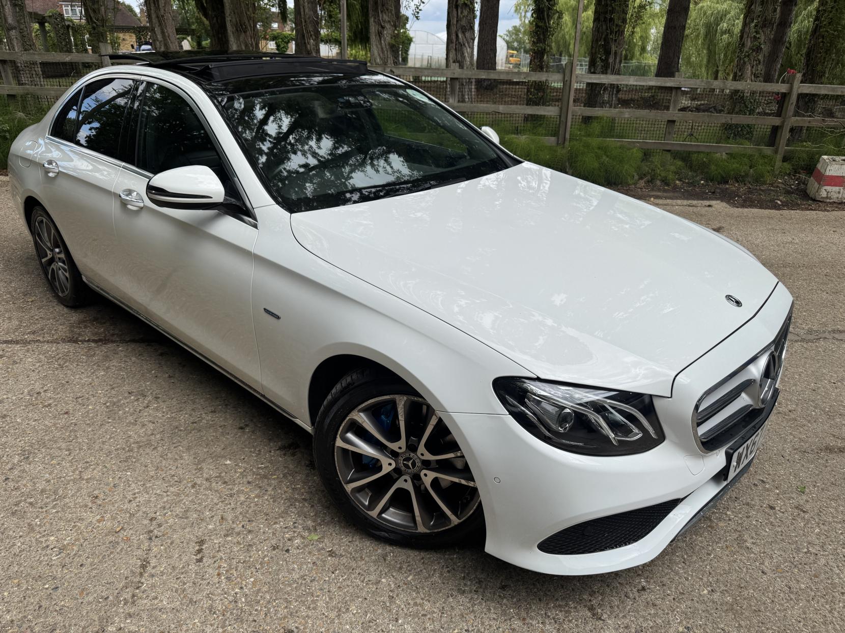 Mercedes-Benz E Class 2.0 E350e 6.4kWh SE (Premium) Saloon 4dr Petrol Plug-in Hybrid G-Tronic+ Euro 6 (s/s) (299 ps)