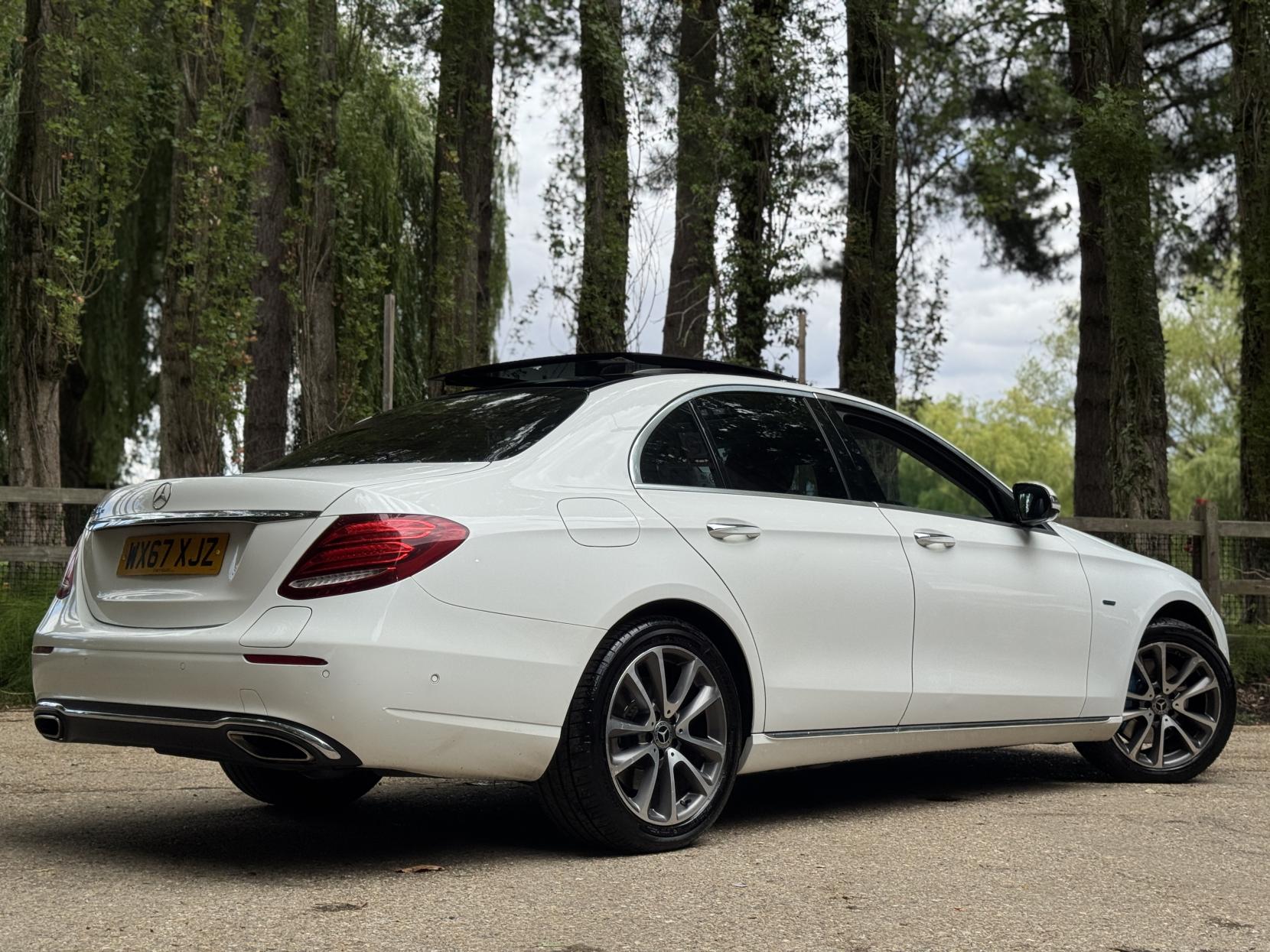 Mercedes-Benz E Class 2.0 E350e 6.4kWh SE (Premium) Saloon 4dr Petrol Plug-in Hybrid G-Tronic+ Euro 6 (s/s) (299 ps)