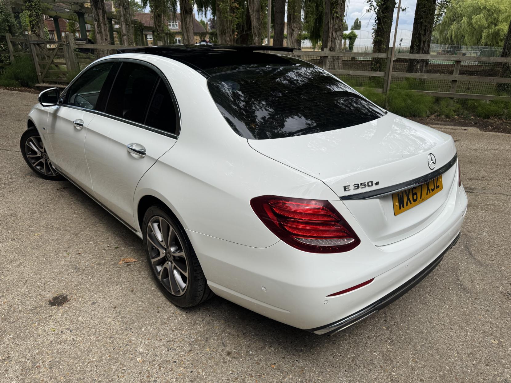 Mercedes-Benz E Class 2.0 E350e 6.4kWh SE (Premium) Saloon 4dr Petrol Plug-in Hybrid G-Tronic+ Euro 6 (s/s) (299 ps)