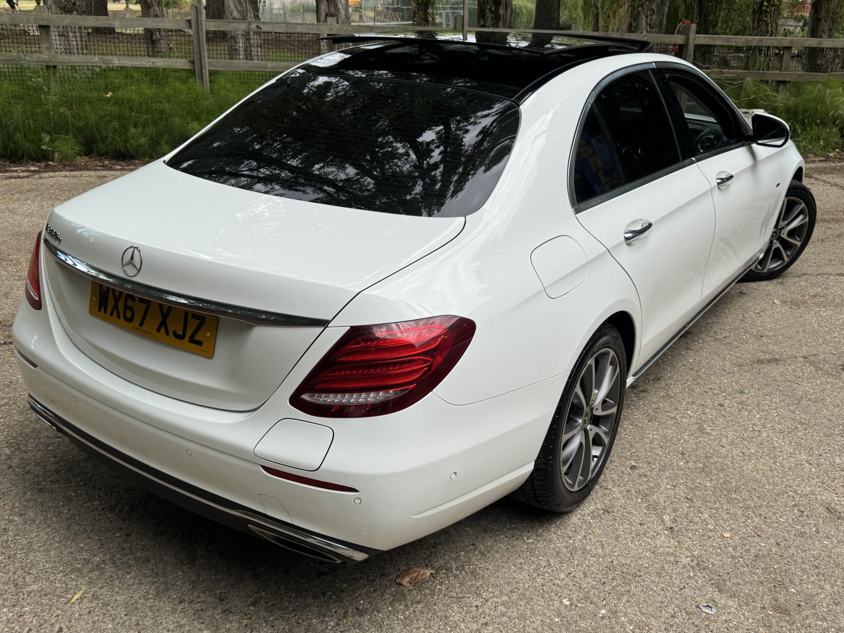 Mercedes-Benz E Class 2.0 E350e 6.4kWh SE (Premium) Saloon 4dr Petrol Plug-in Hybrid G-Tronic+ Euro 6 (s/s) (299 ps)